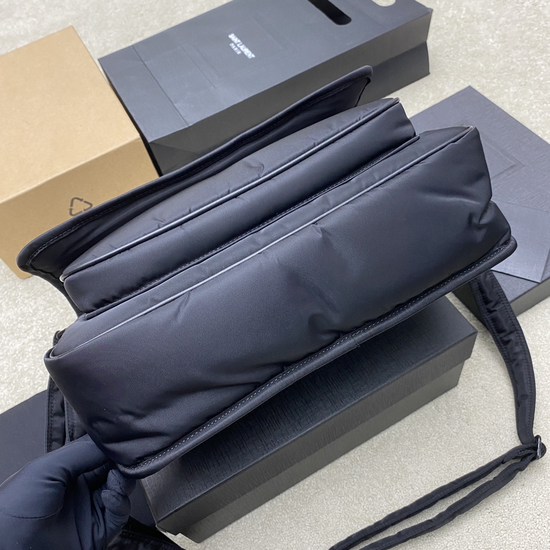 Saint Laurent 降落伞布黑/黑枪 、精品专供 尼龙材质包袋搭配