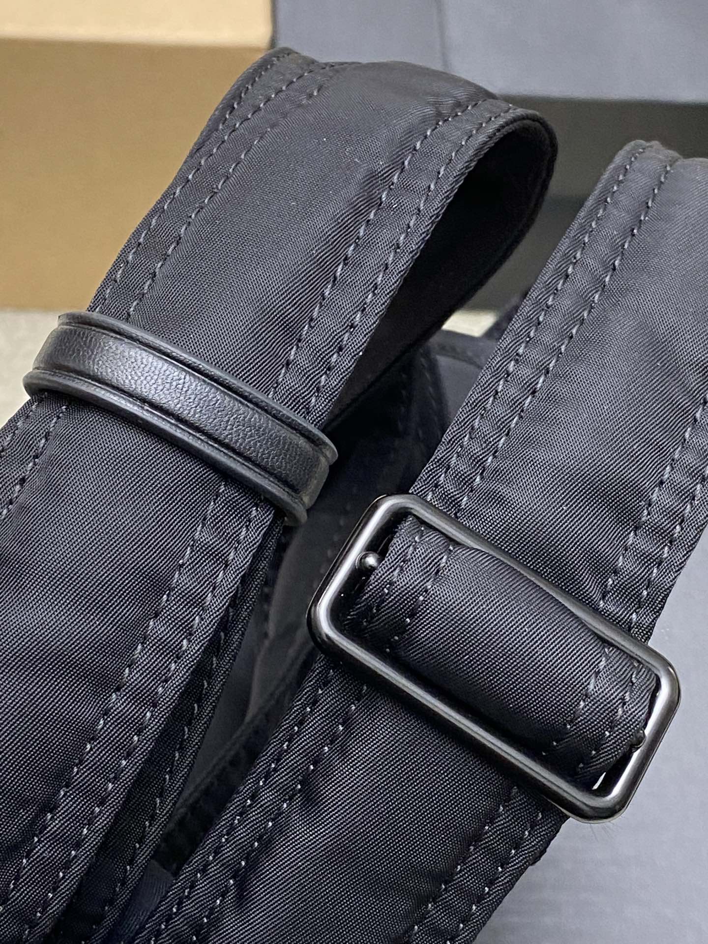 Saint Laurent 降落伞布黑/黑枪 、精品专供 23新款niki尼龙包包