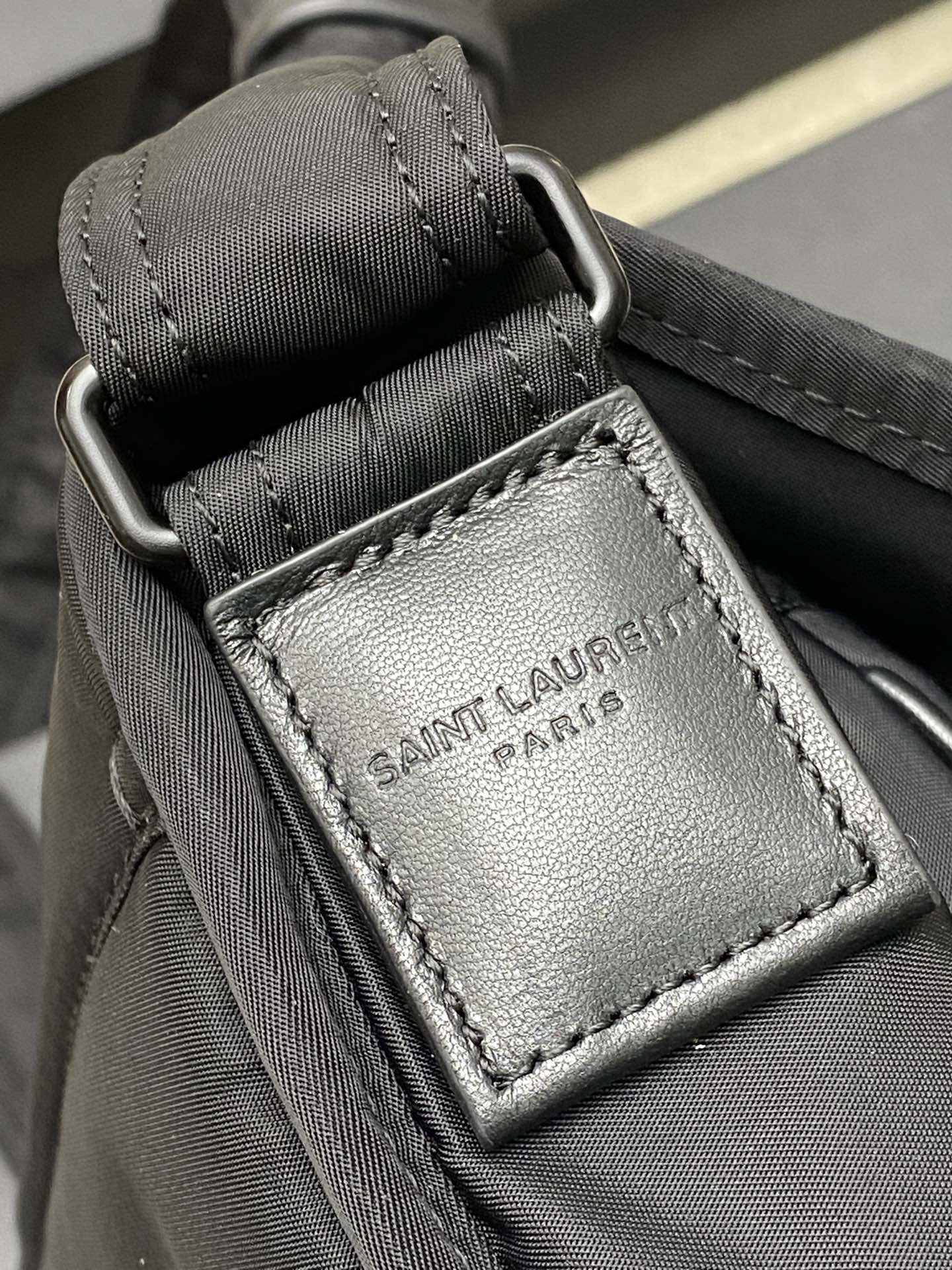 Saint Laurent 降落伞布黑/黑枪 、精品专供 23新款niki尼龙包包