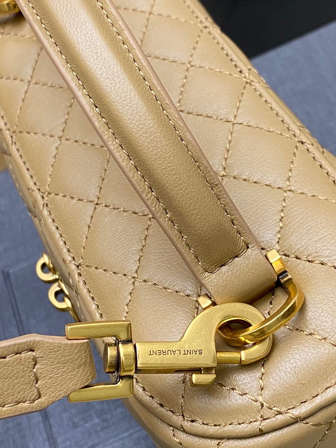 Saint Laurent Mini Vanity Bag in Quilted Lambskin Leather - Top Handle Satchel 7 i1736245568094 466 0 5
