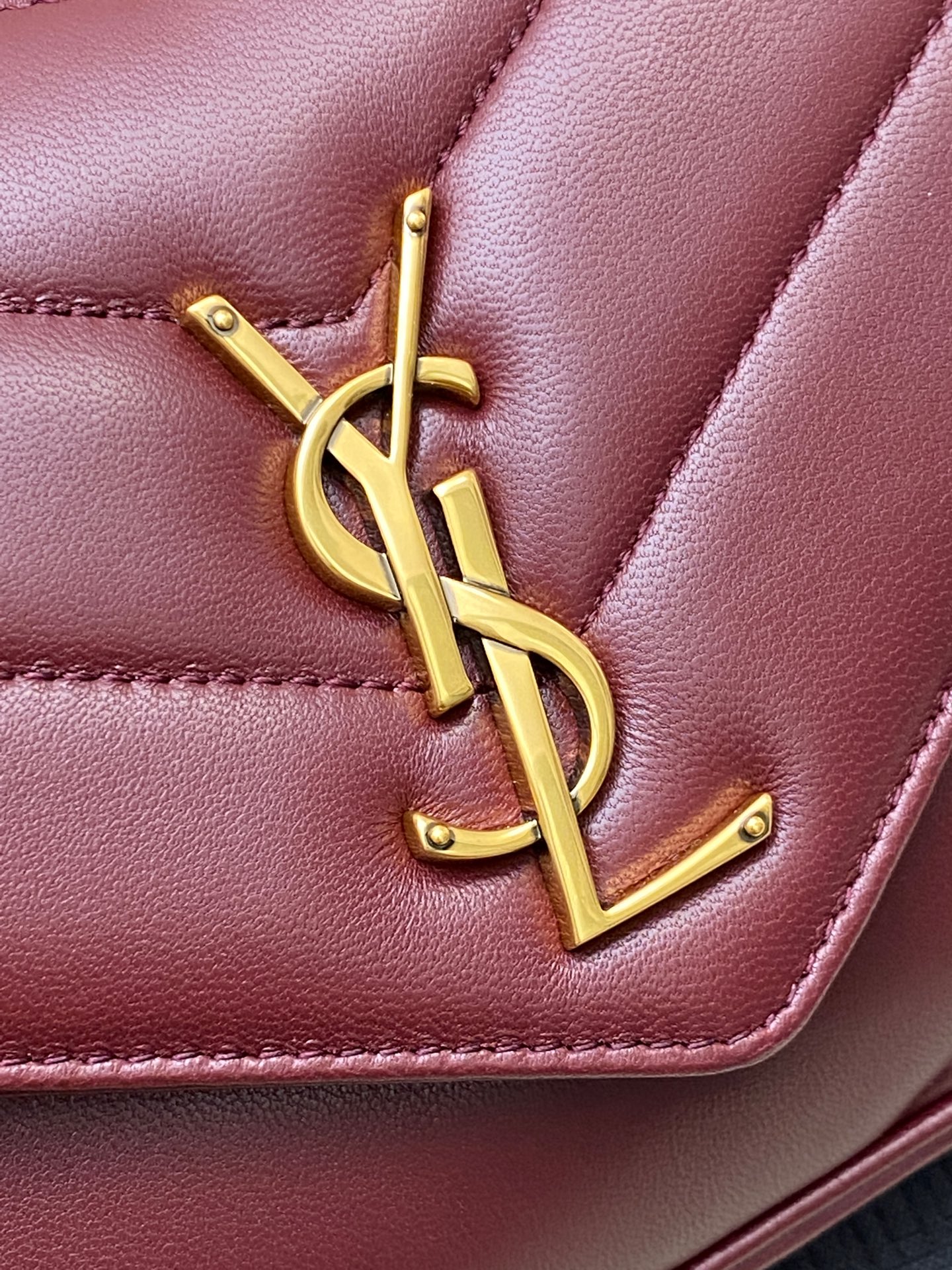 Saint Laurent LouLou Small Bag In Red Leather With Gold Hardware 5 i1736581614065 5862 0 4