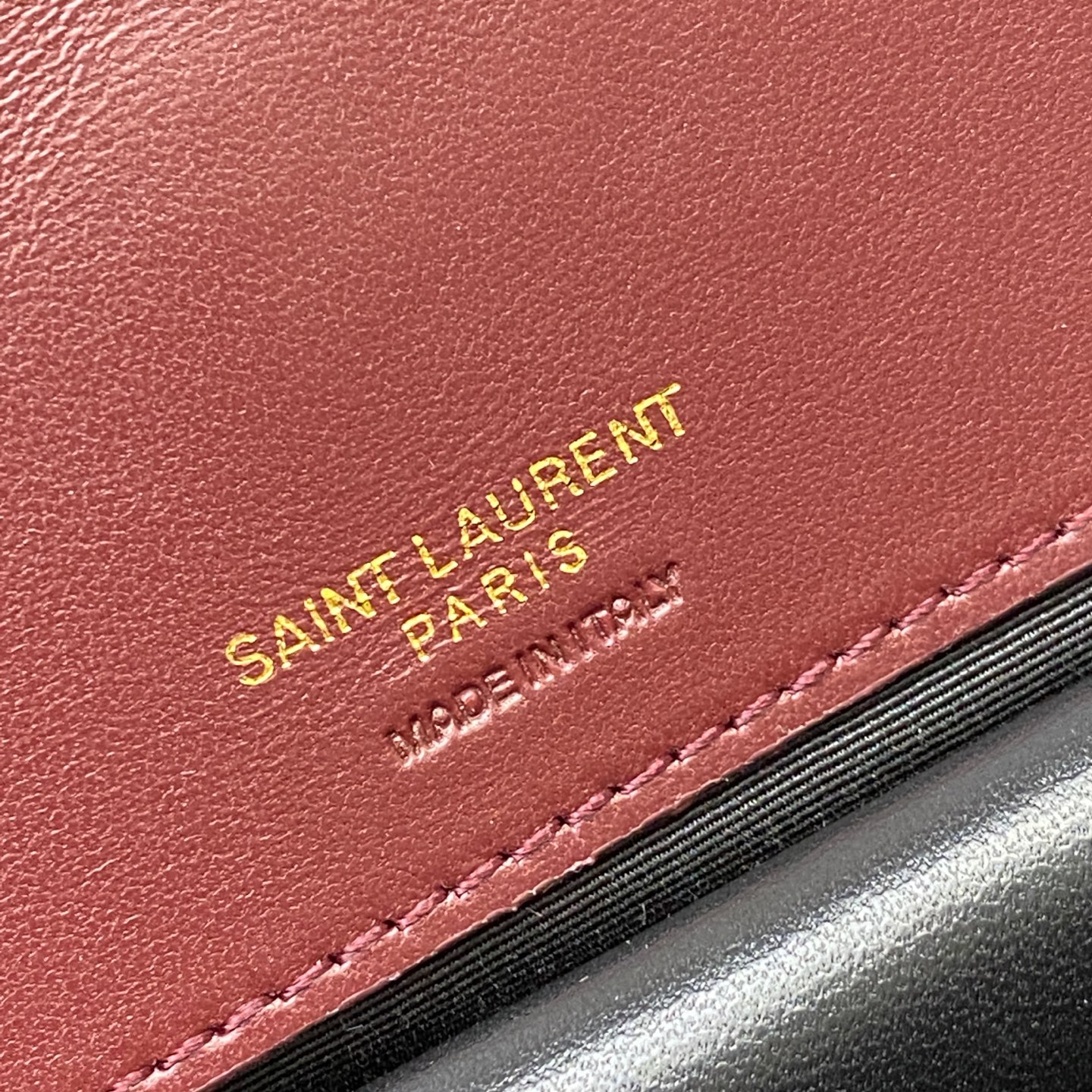 Saint Laurent Loulou Medium Chain Bag in Red Leather with Gold Hardware 10 i1736581752003 7288 0 8