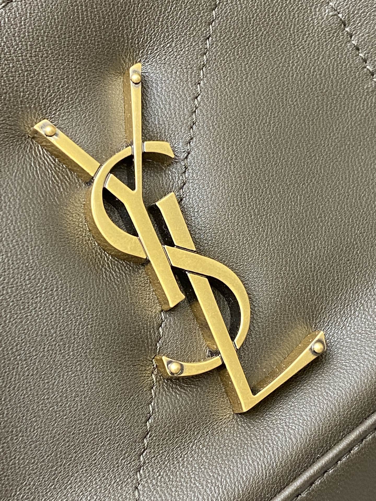 Yves Saint Laurent Jamie 4.3 Small Leather Shoulder Bag - Green 5 i1742742152102 6700 0 4