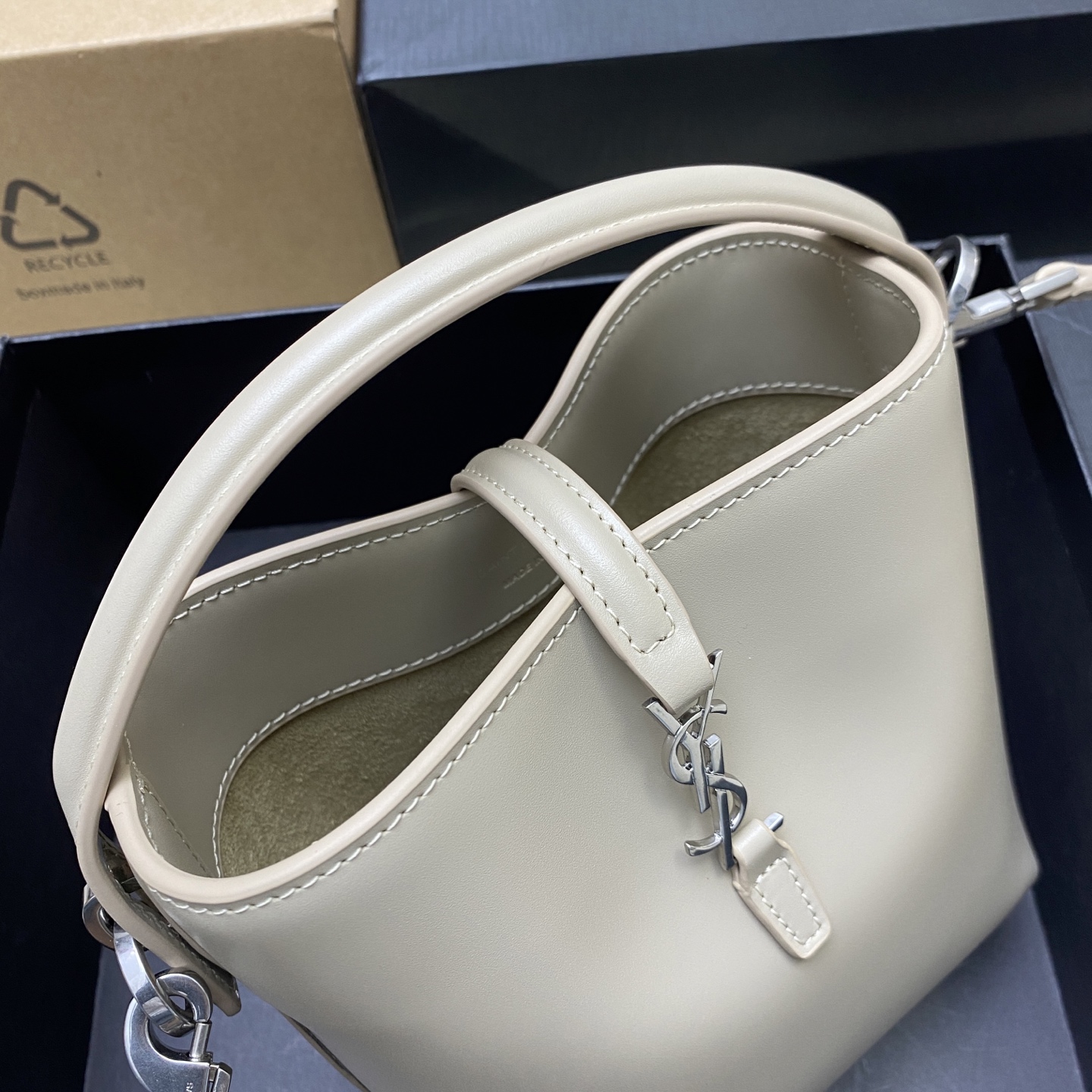 Yves Saint Laurent Le 37 Mini Bucket Bag in Sea Salt Gray Leather 8 i1742911691564 208 0 6