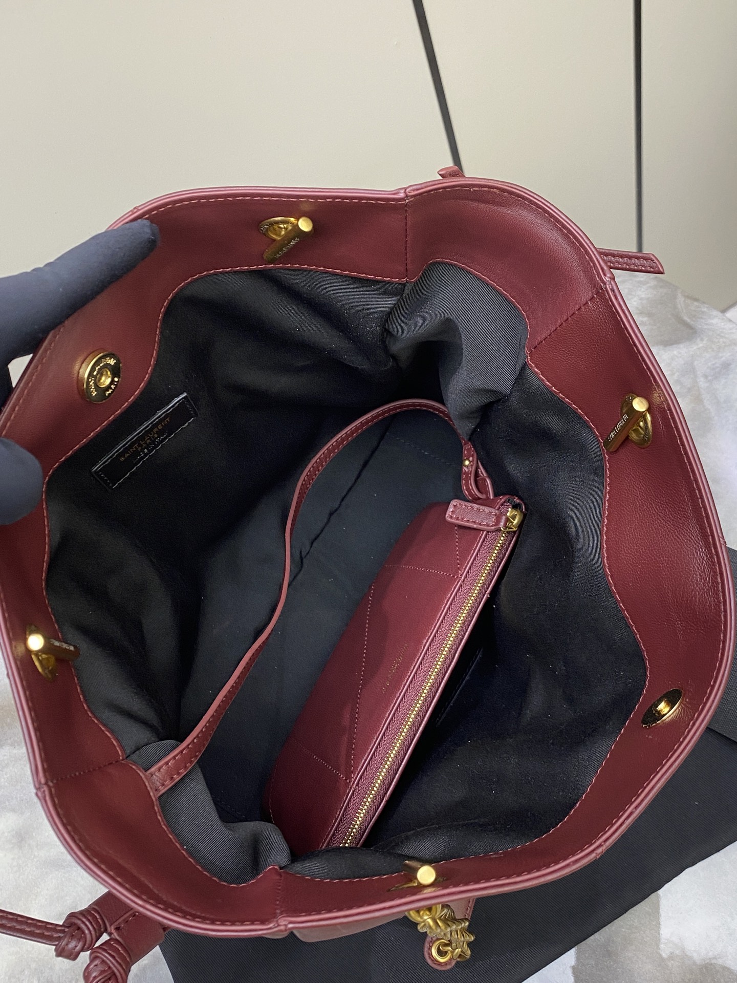 Yves Saint Laurent Jamie 4.3 Large Pochon Burgundy Leather Shoulder Bag 9 i1743173247014 3803 0 7