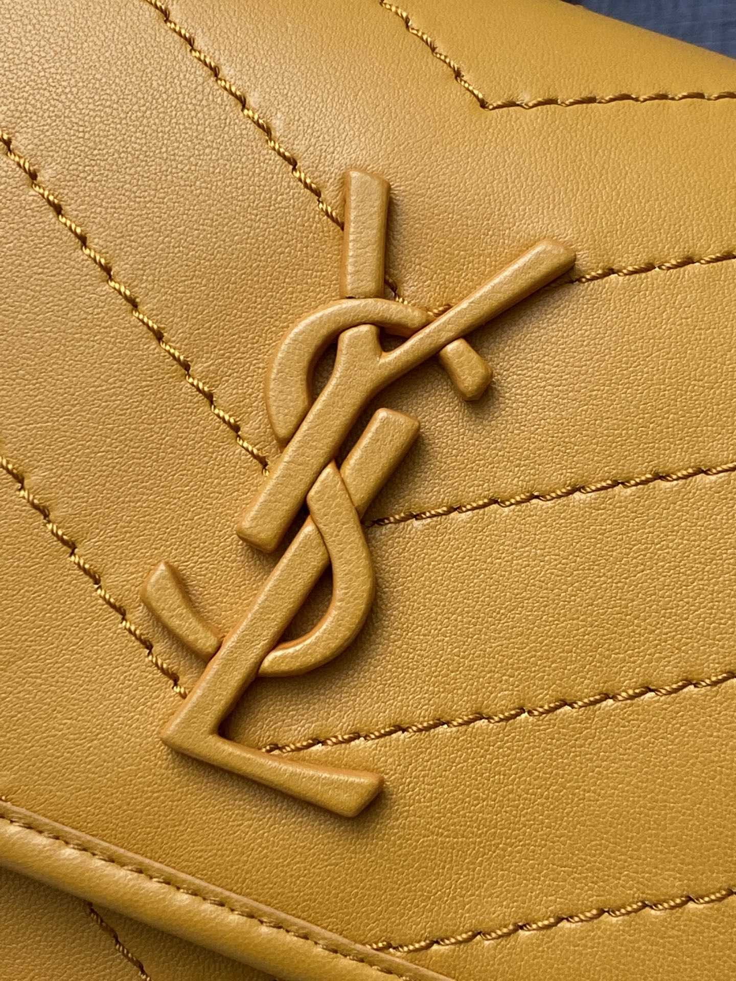 Saint Laurent Niki Medium YSL Chain Bag in Yellow Leather 5 i1743174605398 9846 0 4