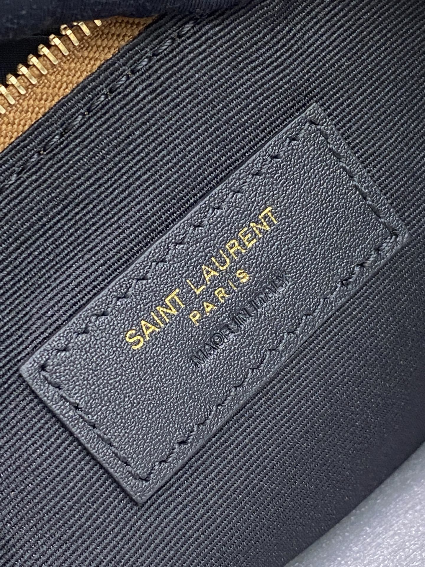 Balenciaga 磨砂棕/金 新款购物袋 焦糖色麂皮包 搭配编织的LE CASSANDRE珠宝链条包裹皮料