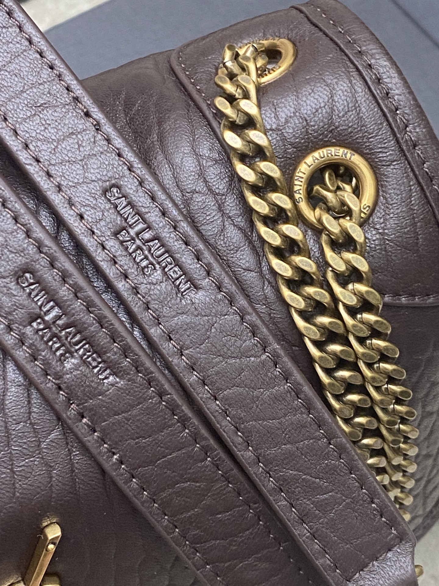 Saint Laurent 大象纹咖啡红/金 新款大象纹小号NIKai正面翻盖手袋 饰以金属 LE CASSANDRE