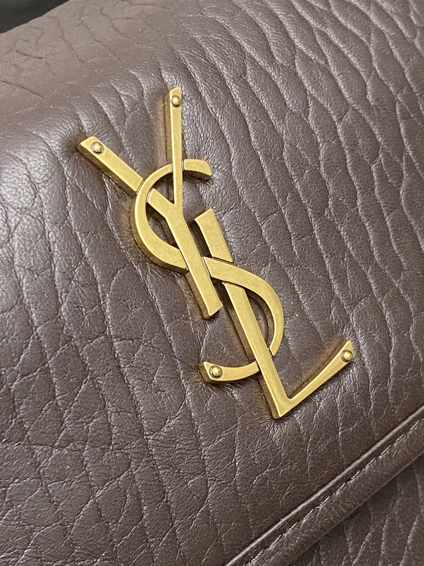 Saint Laurent 大象纹咖啡红/金 新款大象纹小号NIKai正面翻盖手袋 饰以金属 LE CASSANDRE