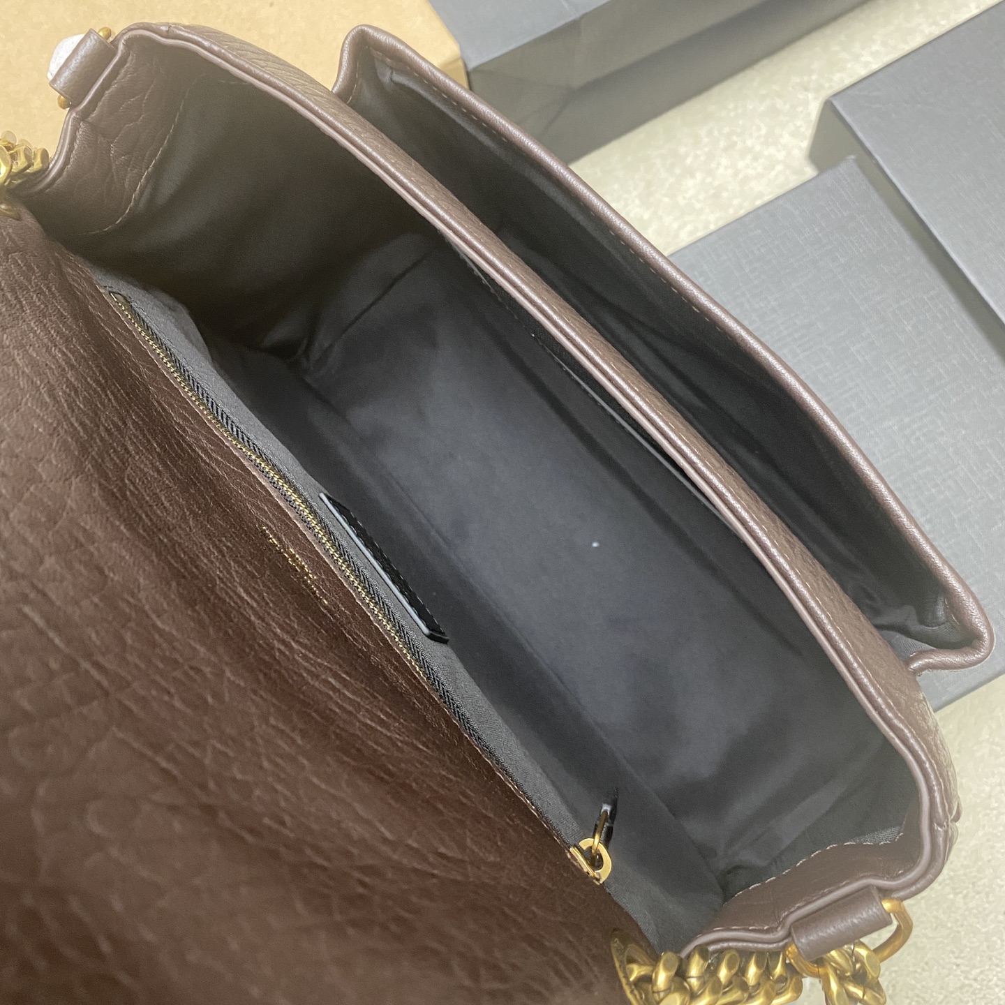 Saint Laurent 大象纹咖啡红/金 新款大象纹NIKai正面翻盖手袋 饰以金属 LE CASSANDRE