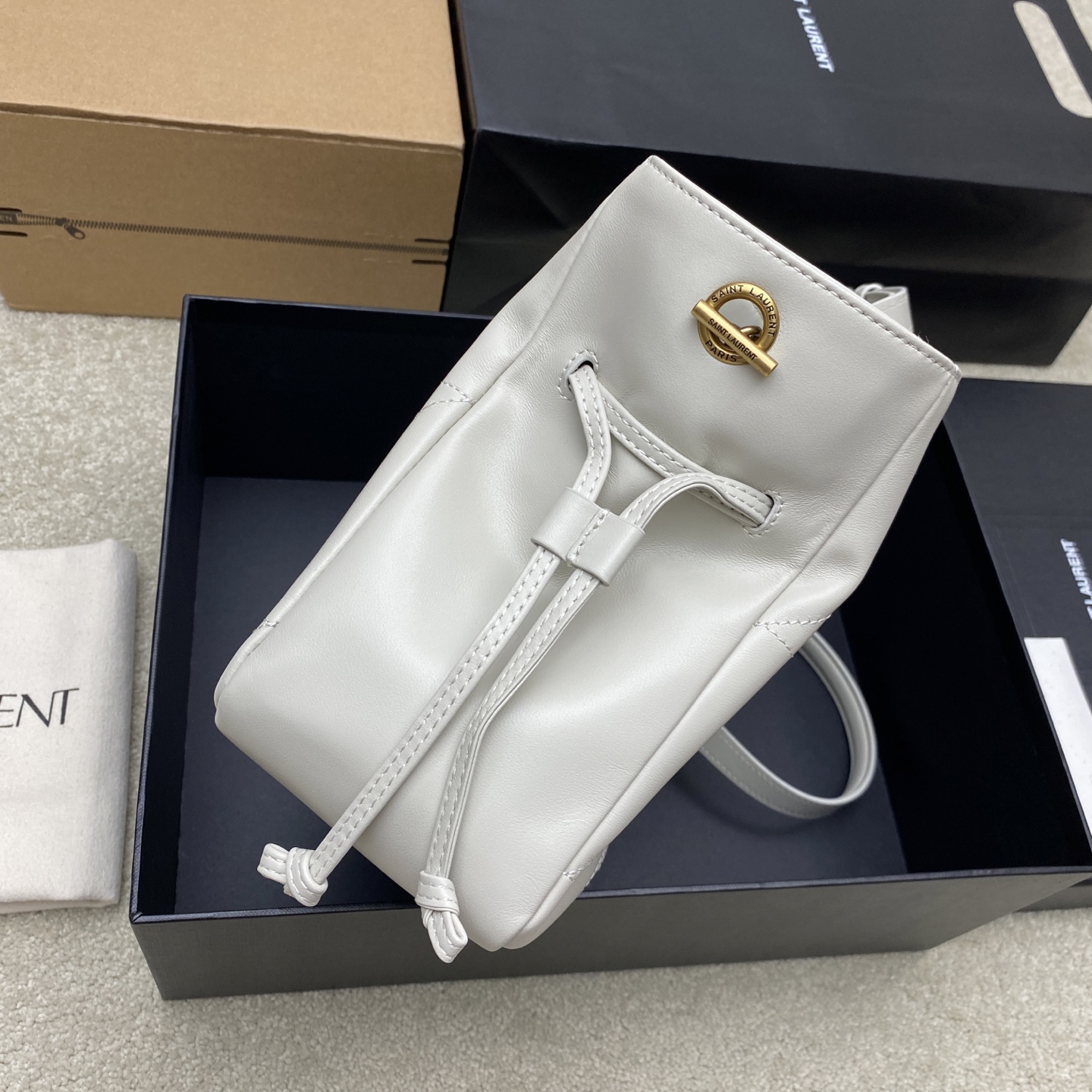 Givenchy 小号奶白羊皮/古金 最新斜跨福袋小号 了 福袋新尺寸好可爱 一起来种草吧 Jamie 4