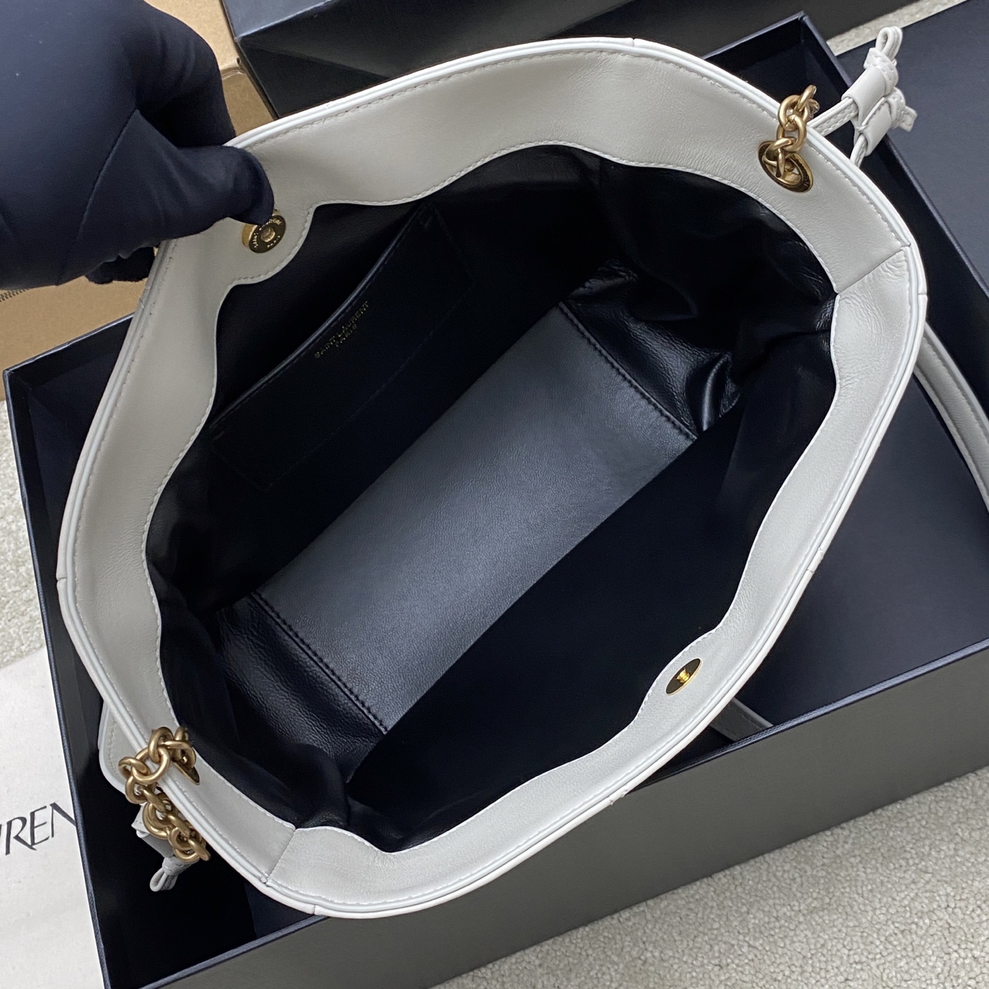 Givenchy 小号奶白羊皮/古金 最新斜跨福袋小号 了 福袋新尺寸好可爱 一起来种草吧 Jamie 4