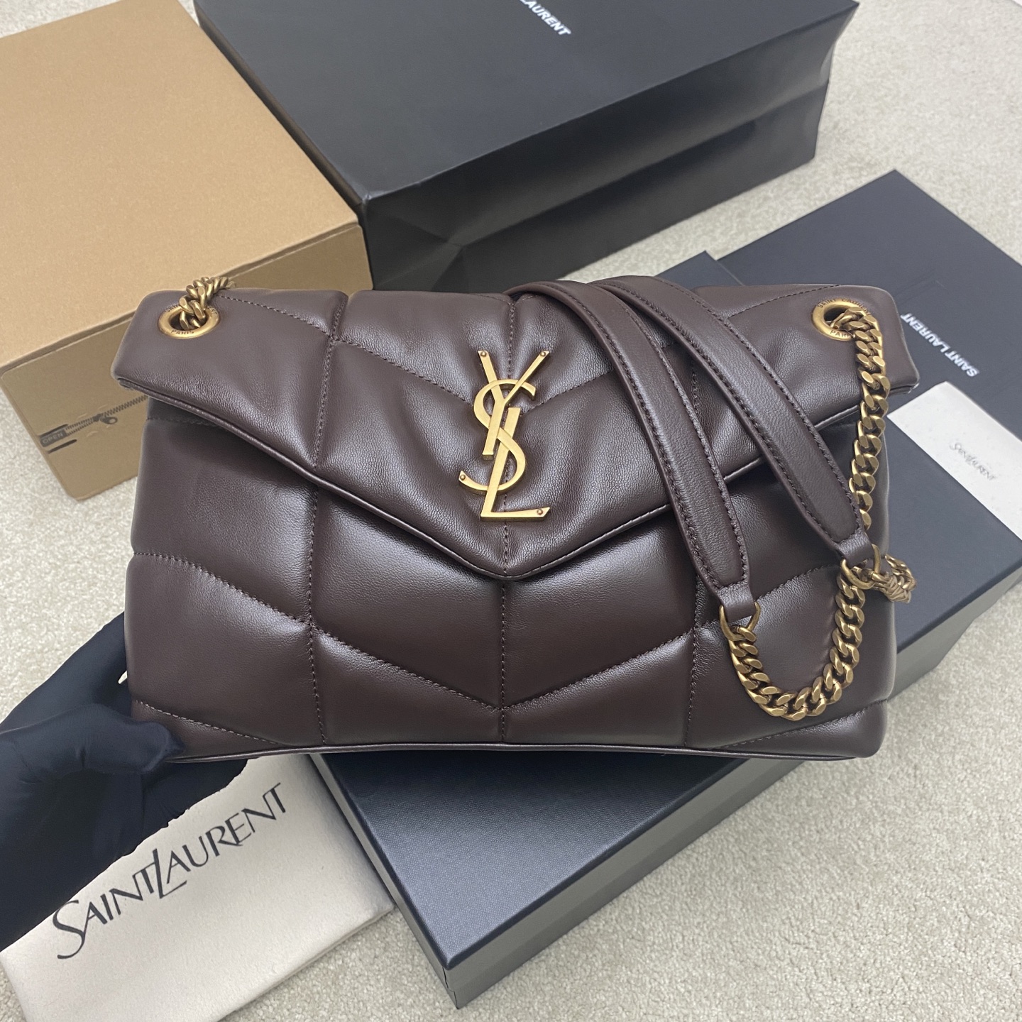 Givenchy 中号咖啡羊皮/金