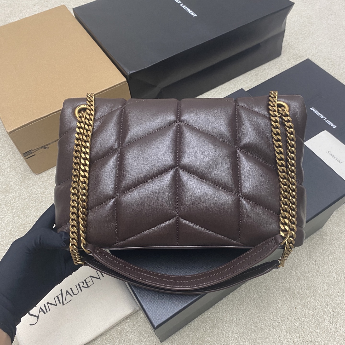 Givenchy 中号咖啡羊皮/金