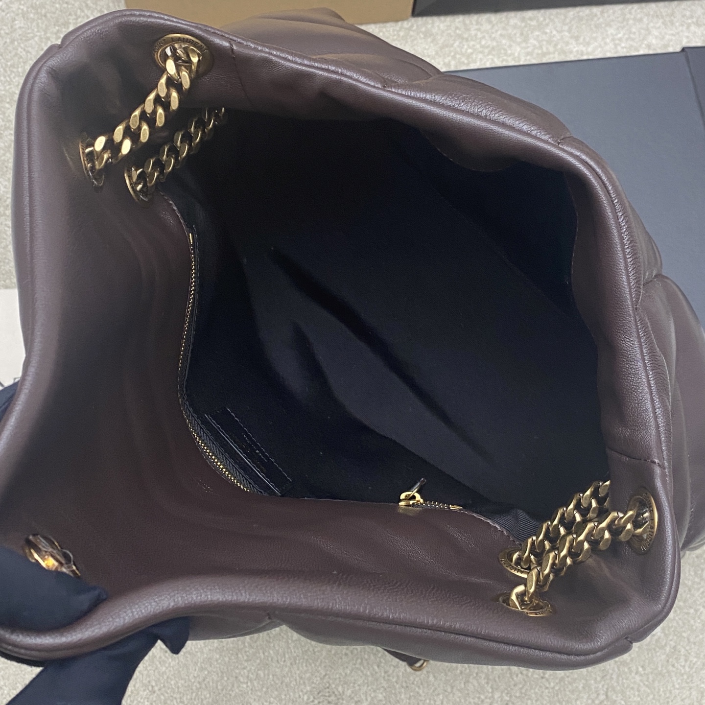 Saint Laurent 大号咖啡羊皮/金