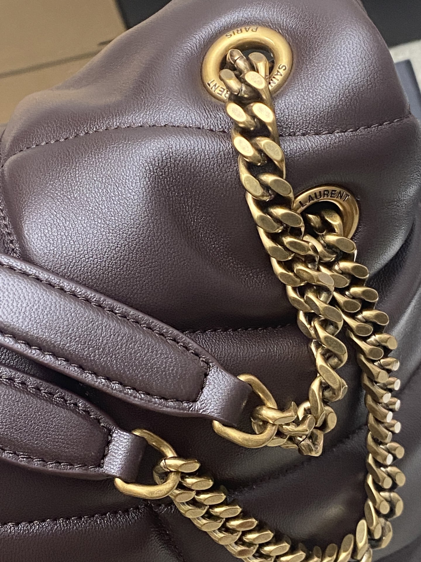 Saint Laurent 大号咖啡羊皮/金