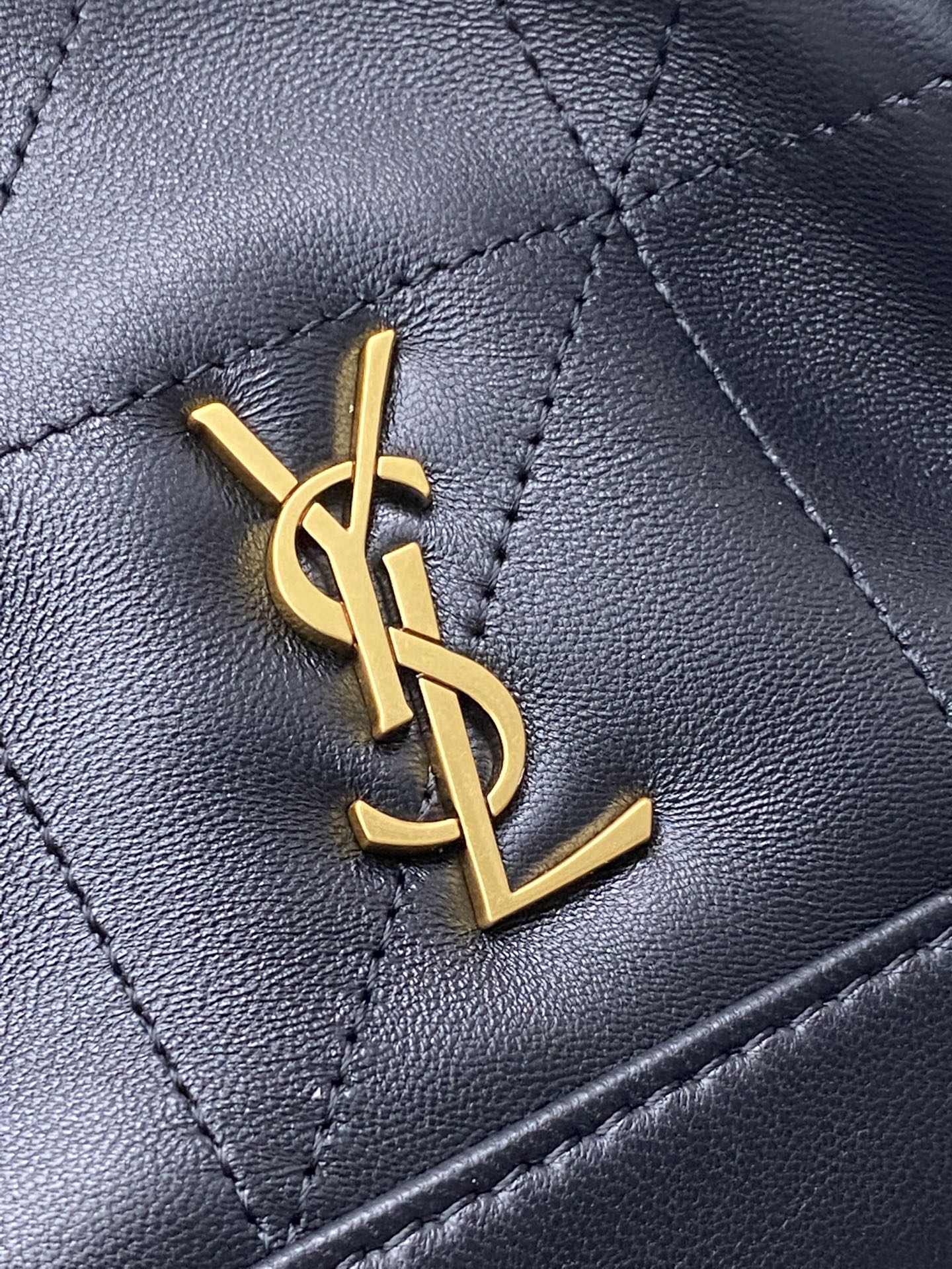 Givenchy 迷你 黑羊皮/古金 最新斜跨福袋迷你号 了 福袋新尺寸好可爱 一起来种草吧