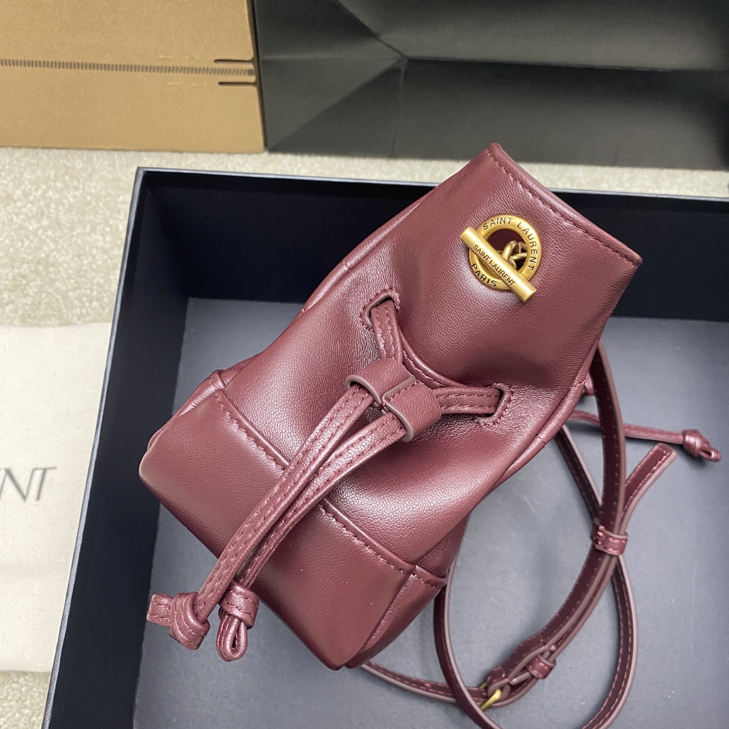 Givenchy 迷你 枣红羊皮/古金 最新斜跨福袋迷你号 了 福袋新尺寸好可爱 一起来种草吧