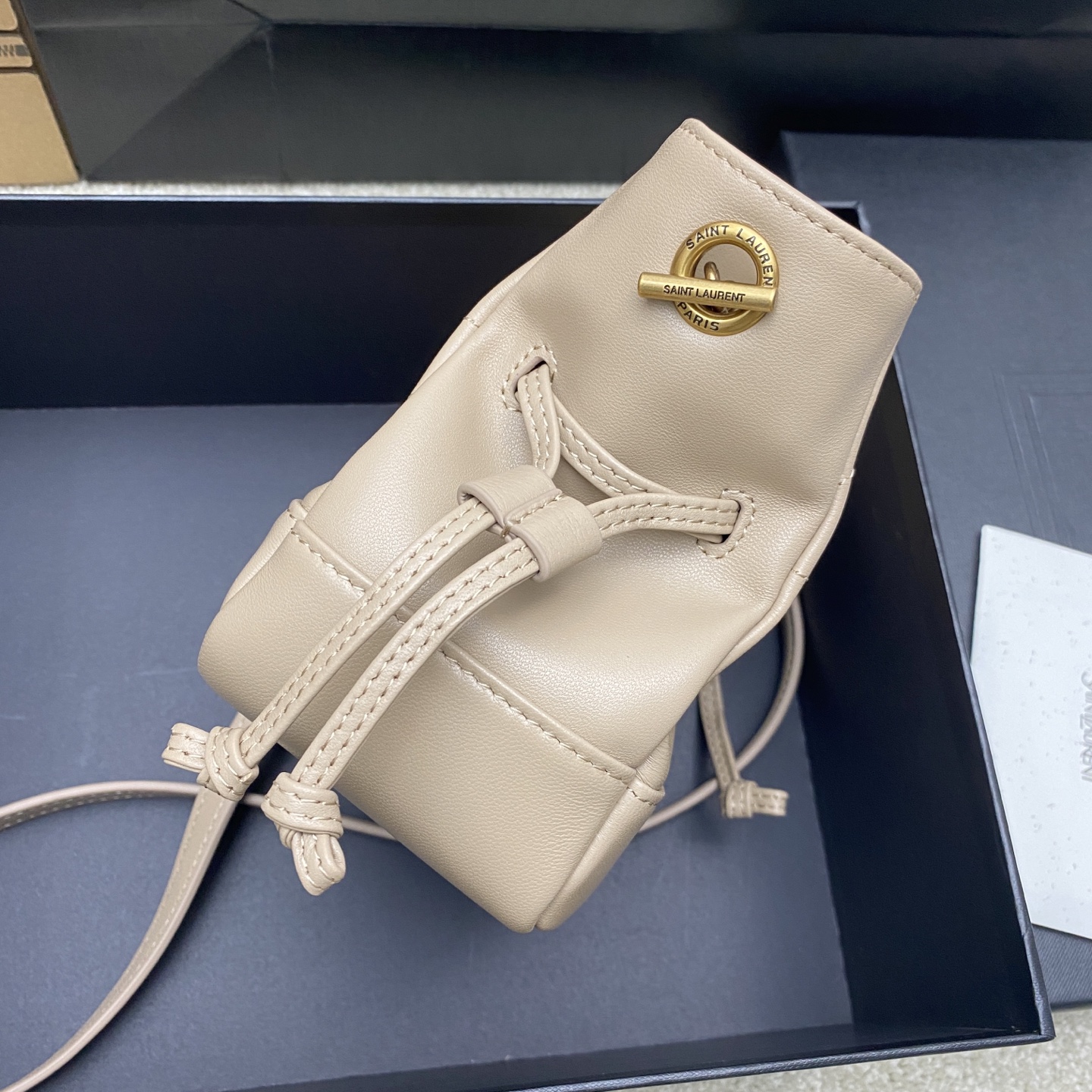 Givenchy 迷你 杏羊皮/古金 最新斜跨福袋迷你号 了 福袋新尺寸好可爱 一起来种草吧