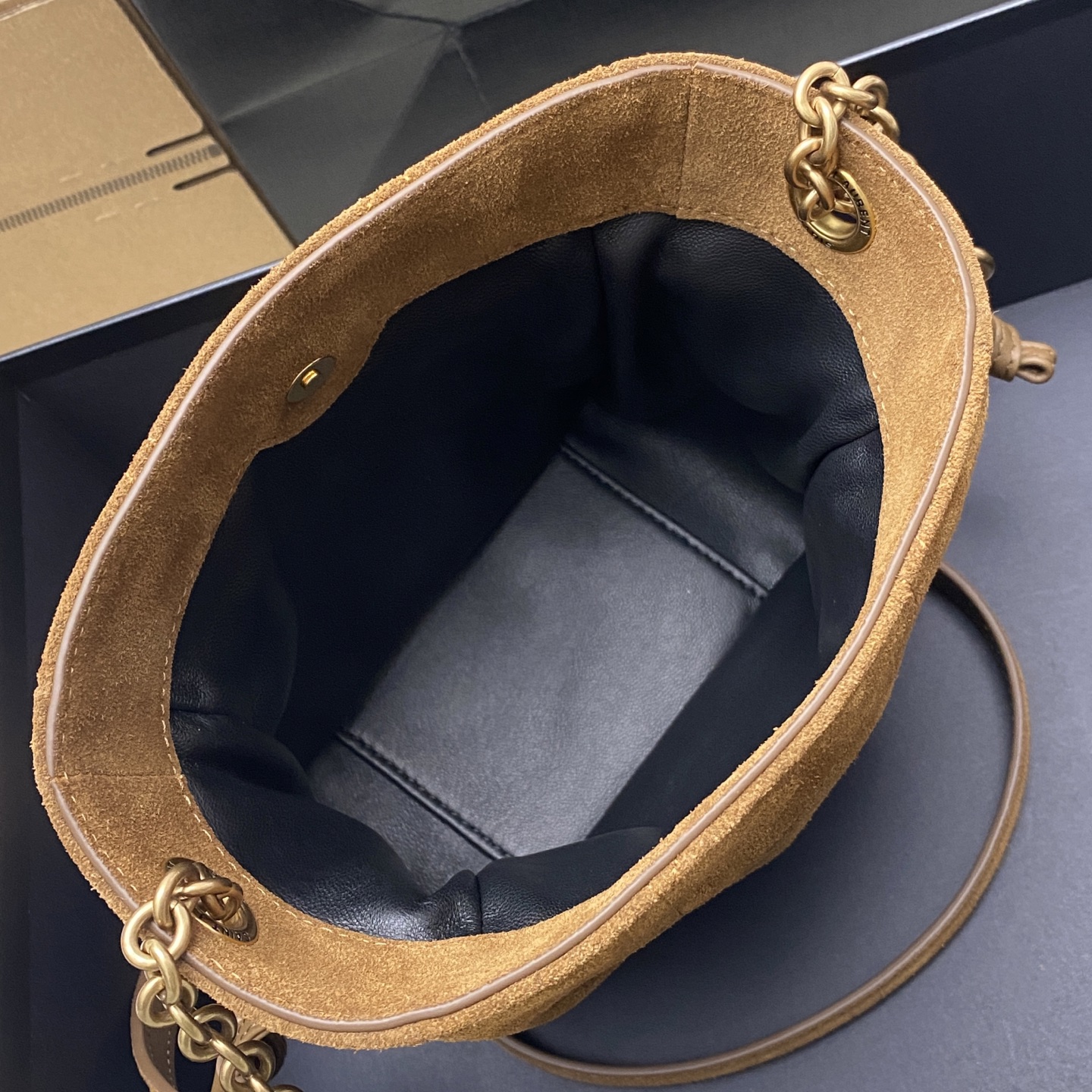 Givenchy 迷你 棕磨砂/古金 最新斜跨福袋迷你号 了 福袋新尺寸好可爱 一起来种草吧