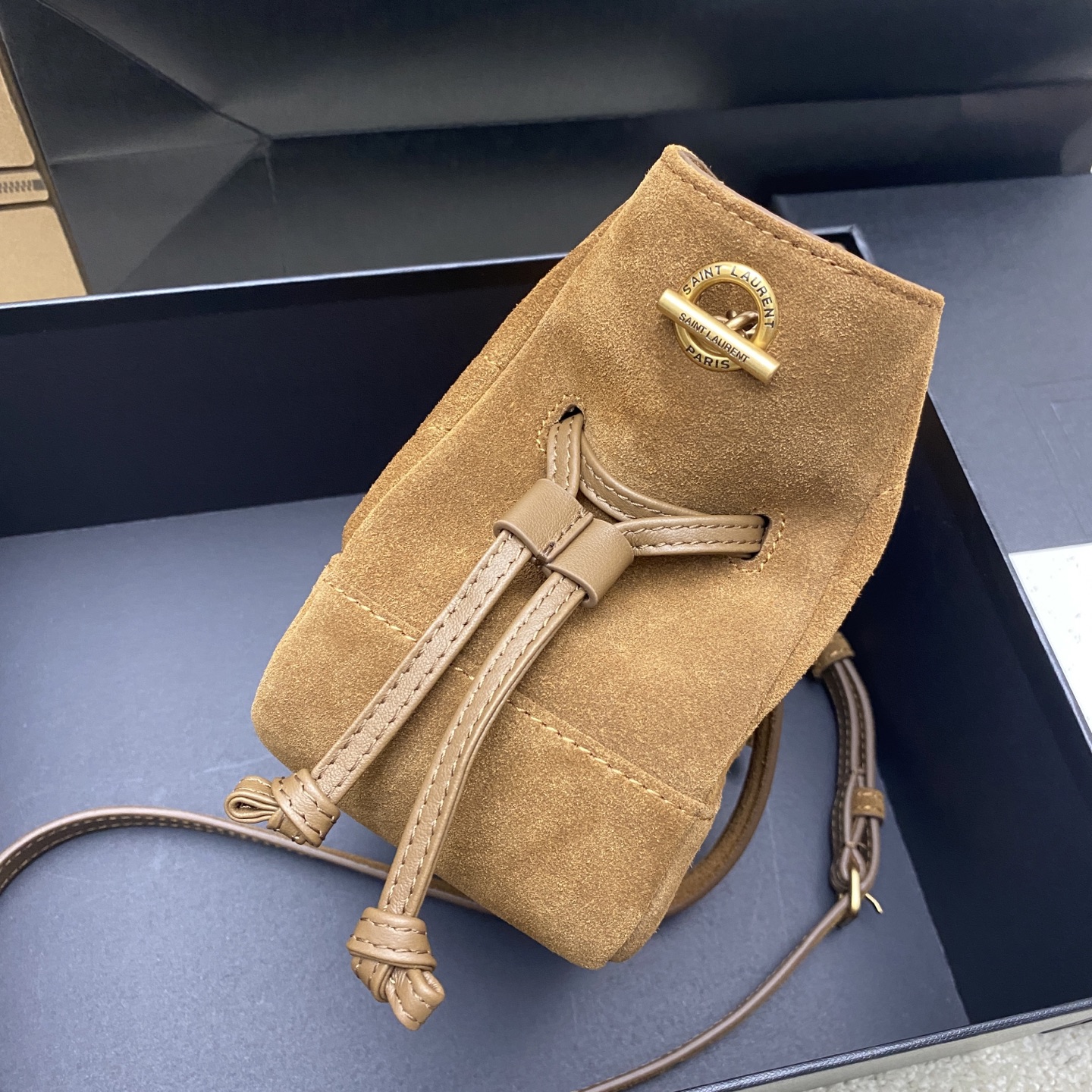 Givenchy 迷你 棕磨砂/古金 最新斜跨福袋迷你号 了 福袋新尺寸好可爱 一起来种草吧