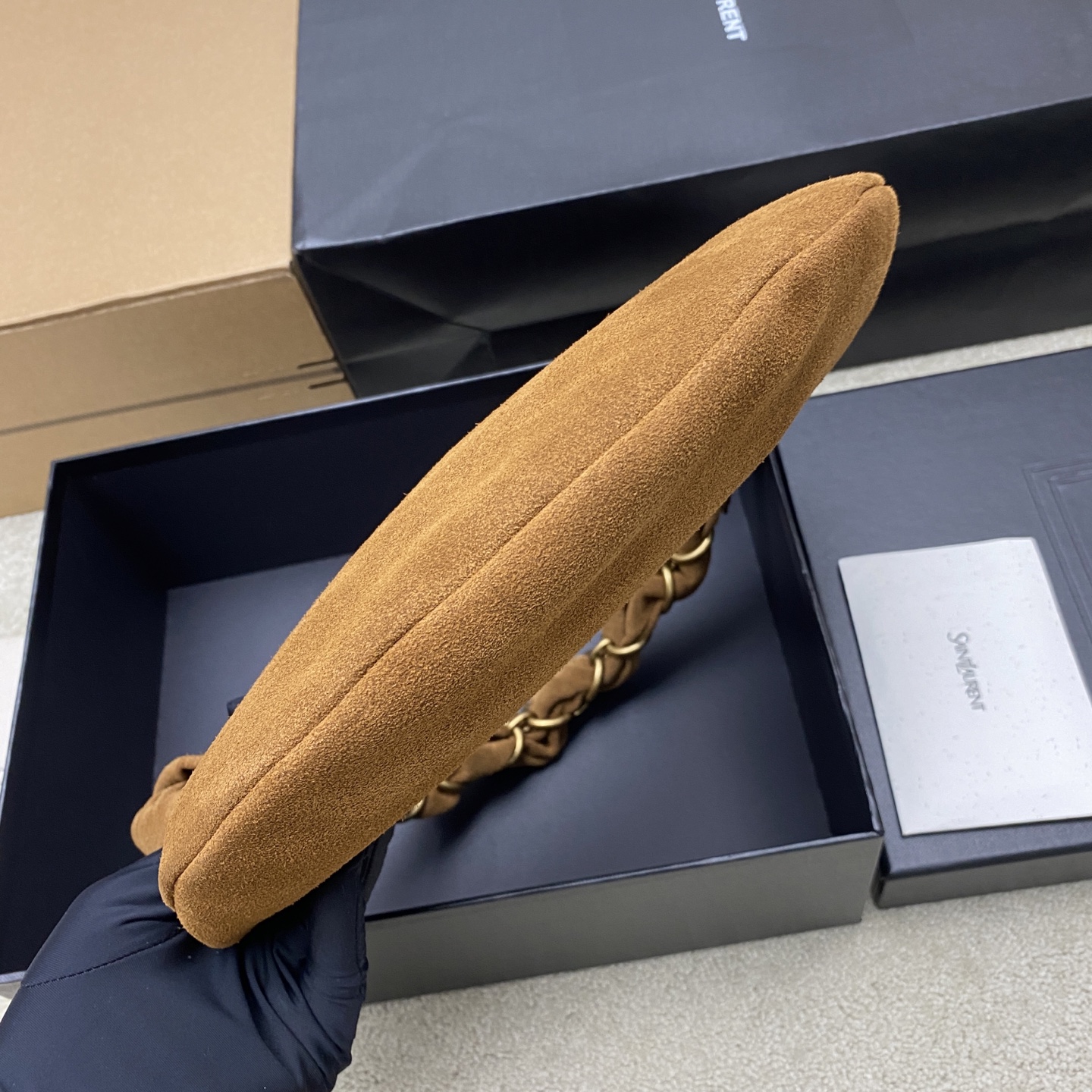 Saint Laurent 26S5 Amalia手袋 选用细腻侵染小羊皮 手感超柔软 质感满分6金属缠绕手柄设计