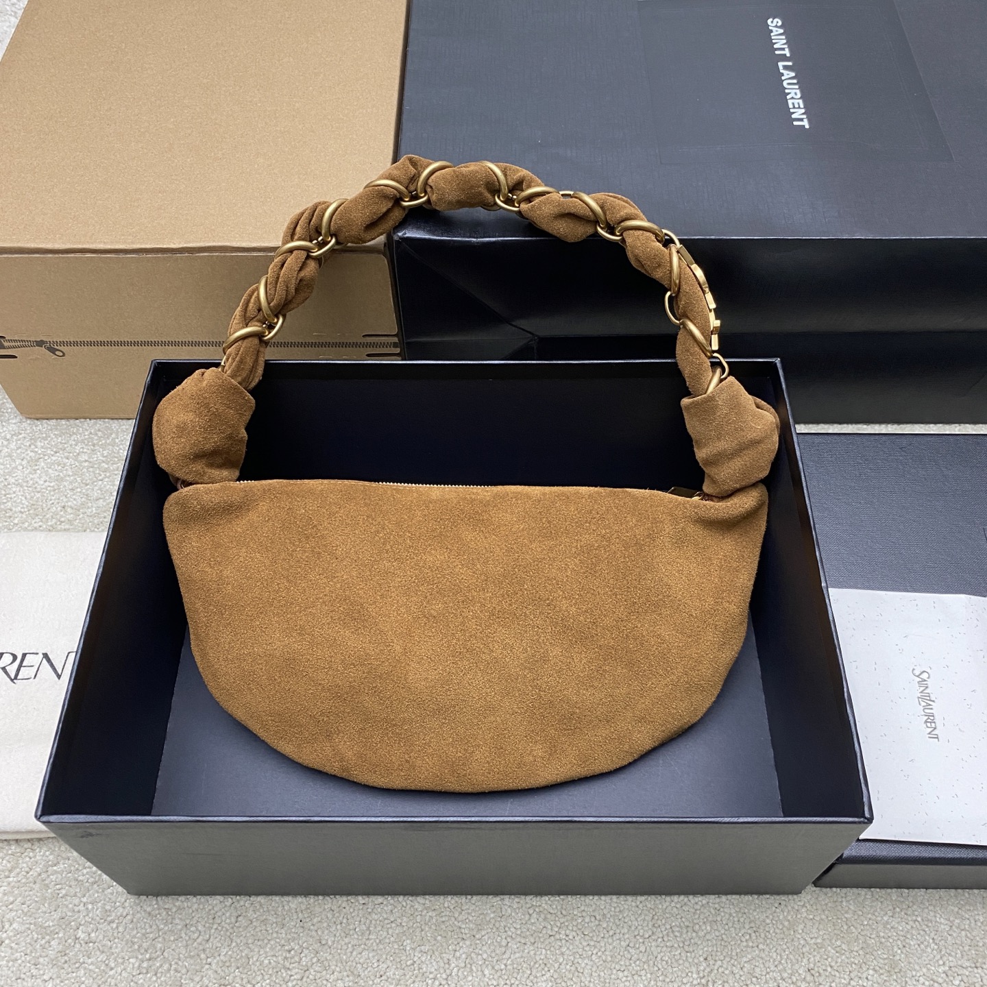 Saint Laurent 26S5 Amalia手袋 选用细腻侵染小羊皮 手感超柔软 质感满分6金属缠绕手柄设计