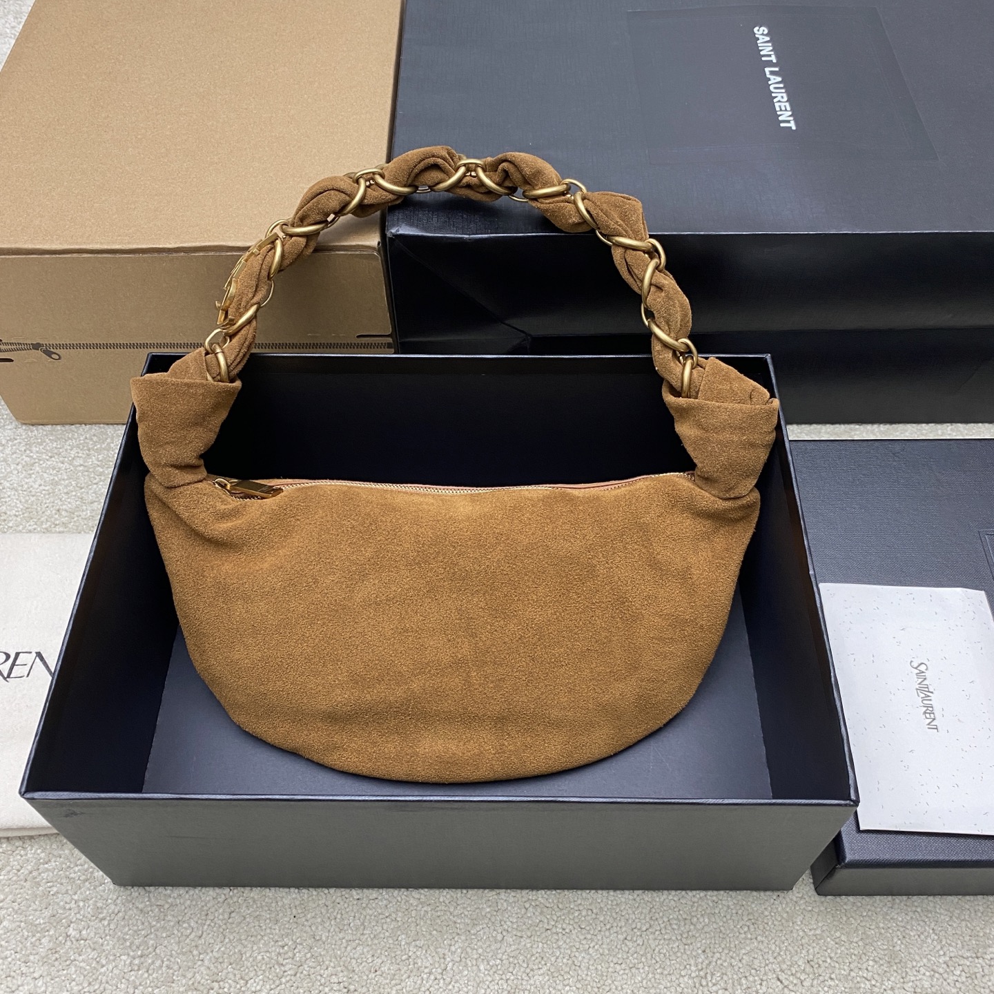Saint Laurent 26S5 Amalia手袋 选用细腻侵染小羊皮 手感超柔软 质感满分6金属缠绕手柄设计