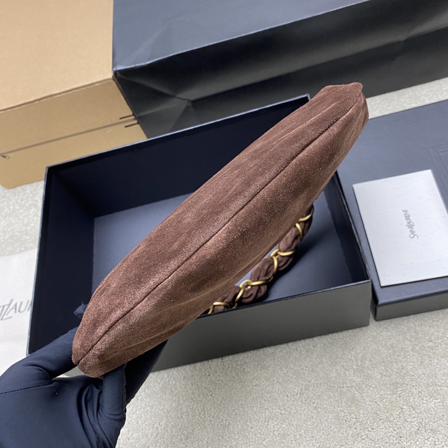 Saint Laurent 26S5 Amalia手袋 选用细腻侵染小羊皮 手感超柔软 质感满分6金属缠绕手柄设计