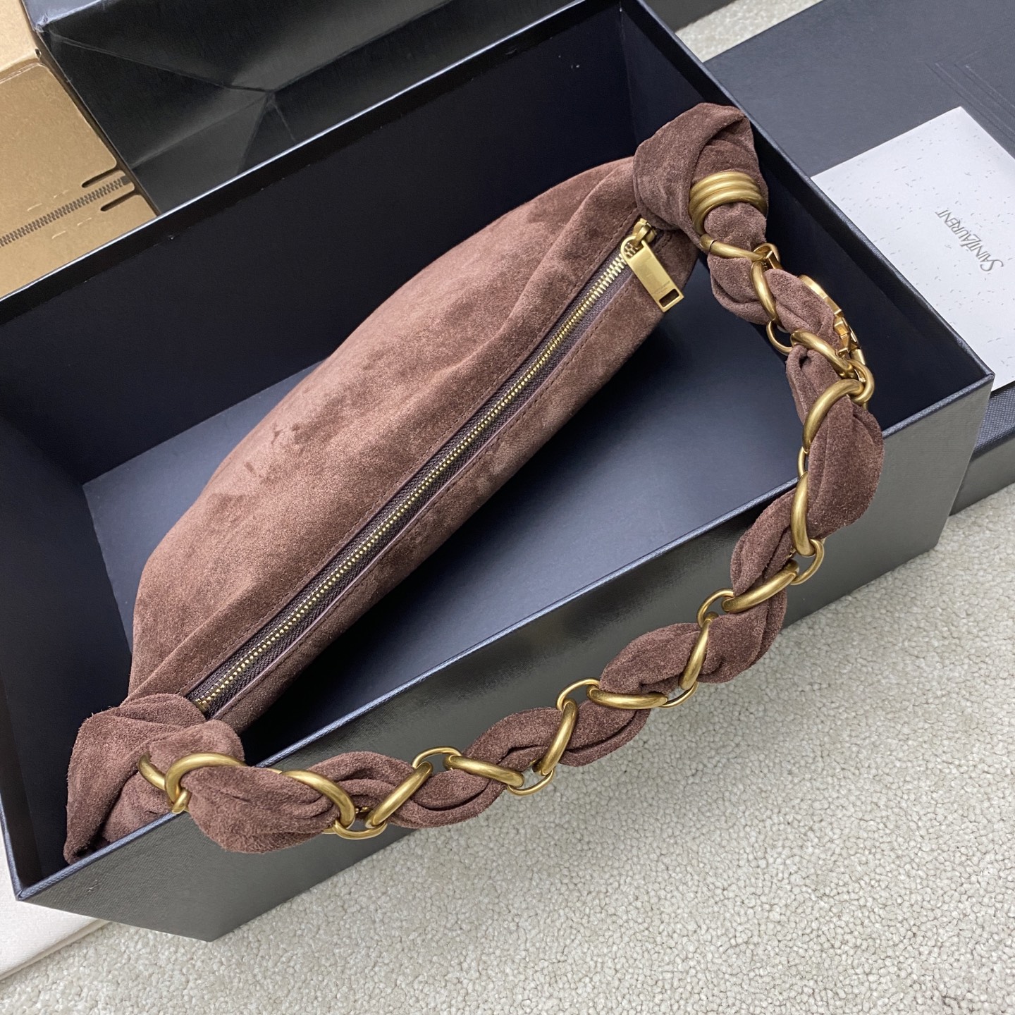 Saint Laurent 26S5 Amalia手袋 选用细腻侵染小羊皮 手感超柔软 质感满分6金属缠绕手柄设计