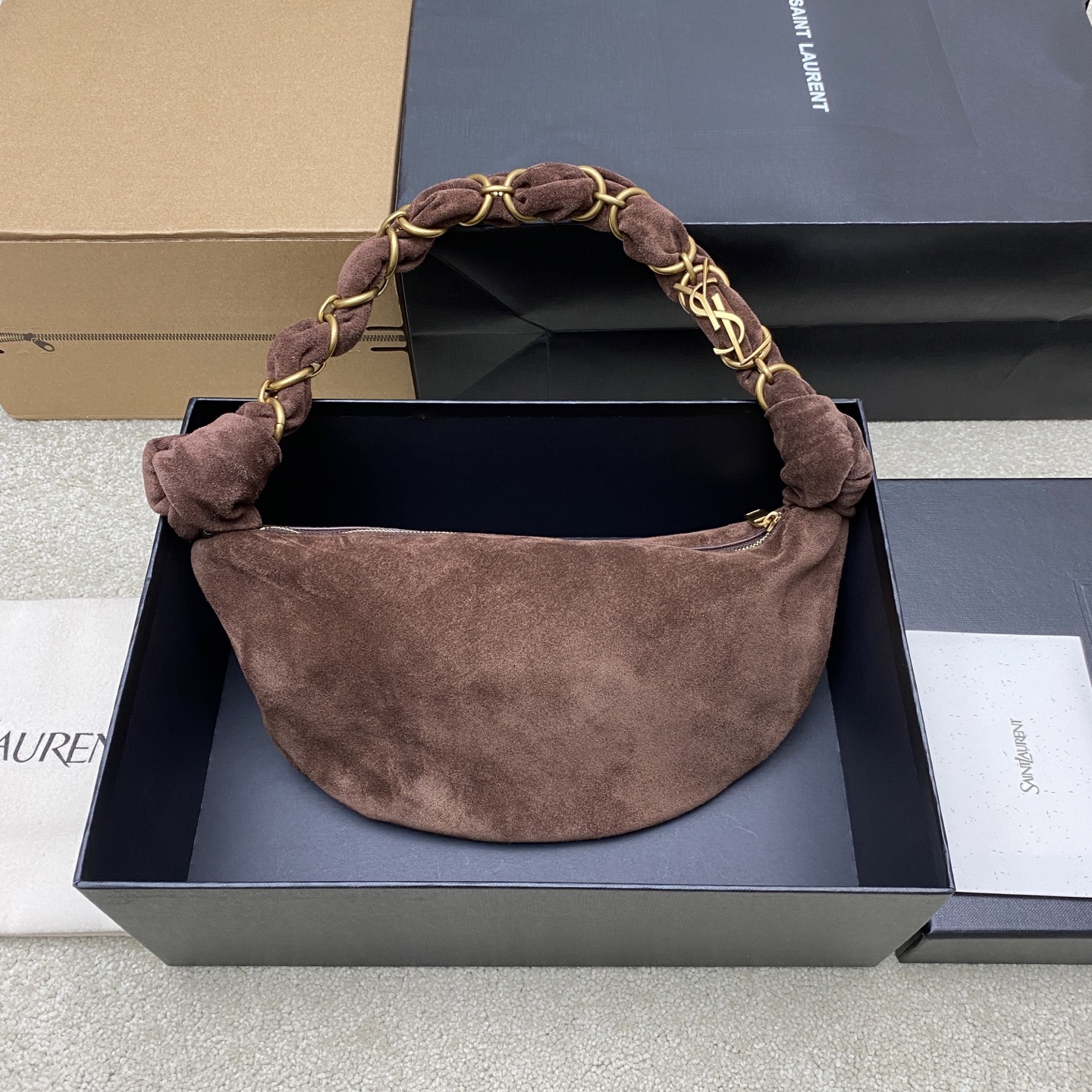 Saint Laurent 26S5 Amalia手袋 选用细腻侵染小羊皮 手感超柔软 质感满分6金属缠绕手柄设计