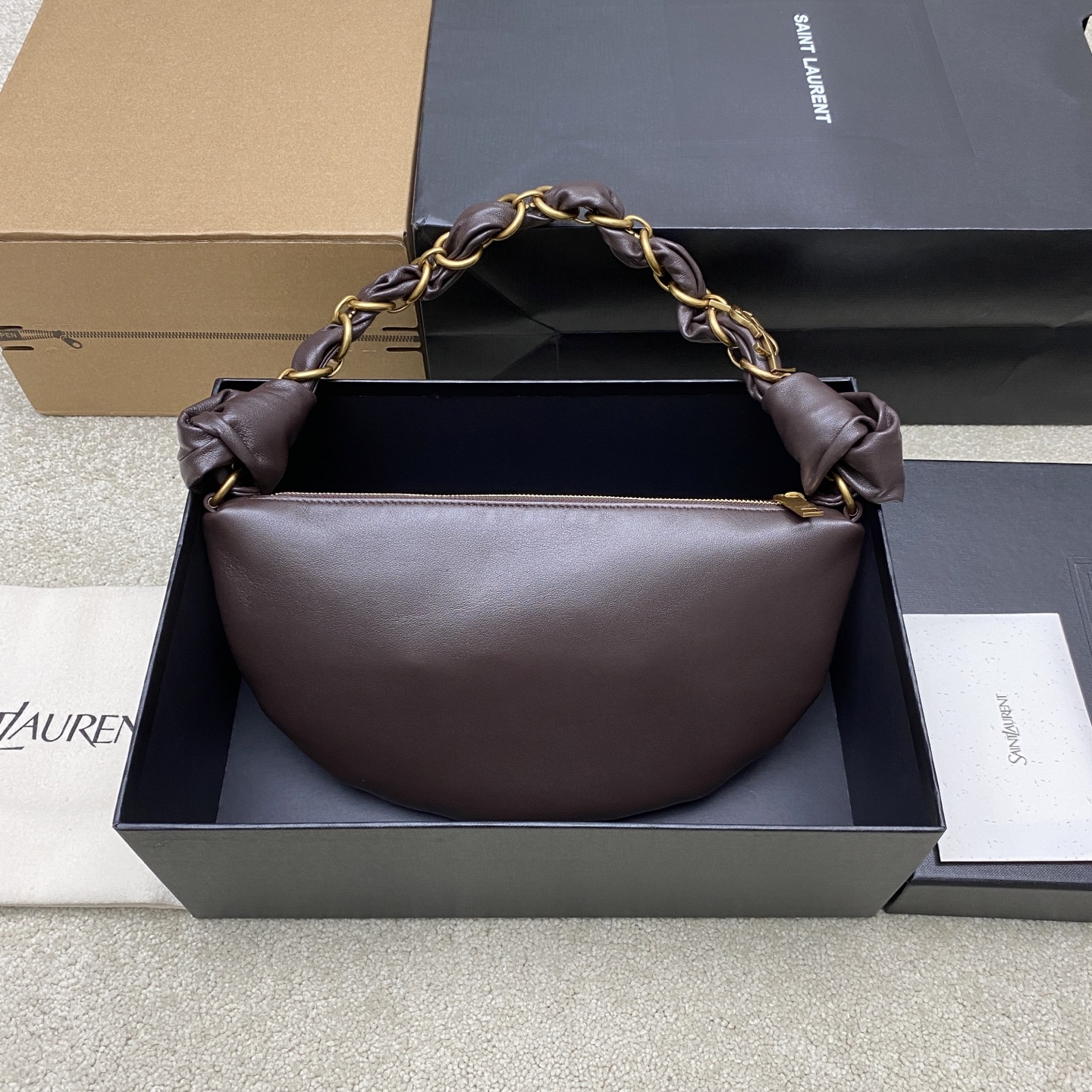 Saint Laurent 26S5 Amalia手袋 选用细腻侵染小羊皮 手感超柔软 质感满分6金属缠绕手柄设计