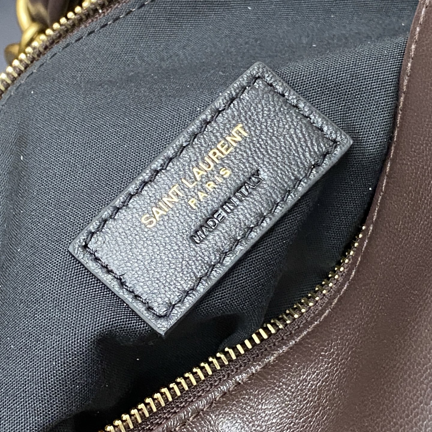 Saint Laurent 26S5 Amalia手袋 选用细腻侵染小羊皮 手感超柔软 质感满分6金属缠绕手柄设计