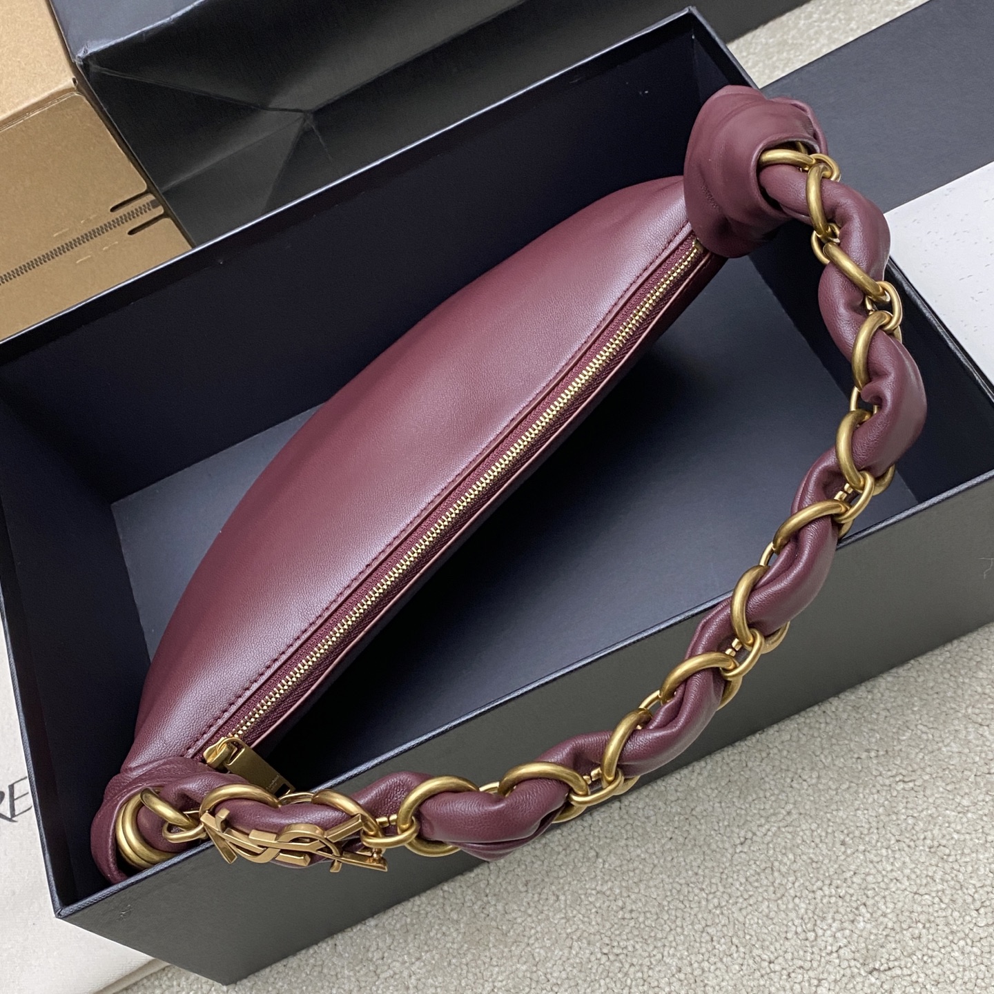 Saint Laurent 26S5 Amalia手袋 选用细腻侵染小羊皮 手感超柔软 质感满分6金属缠绕手柄设计