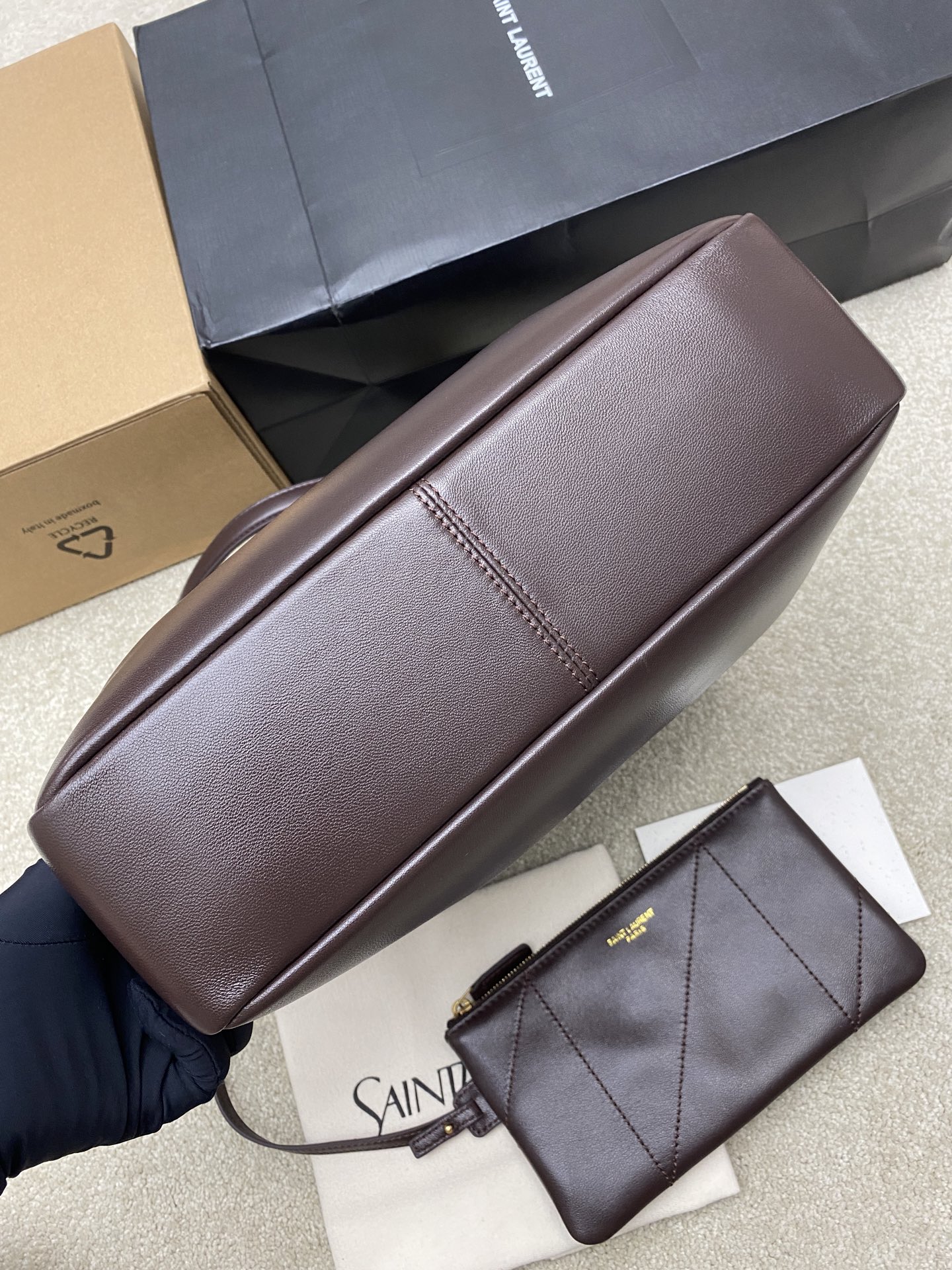 Saint Laurent 小号咖啡羊皮/古金 新款小号Jamie 4 3 large pochon羊皮腋下包