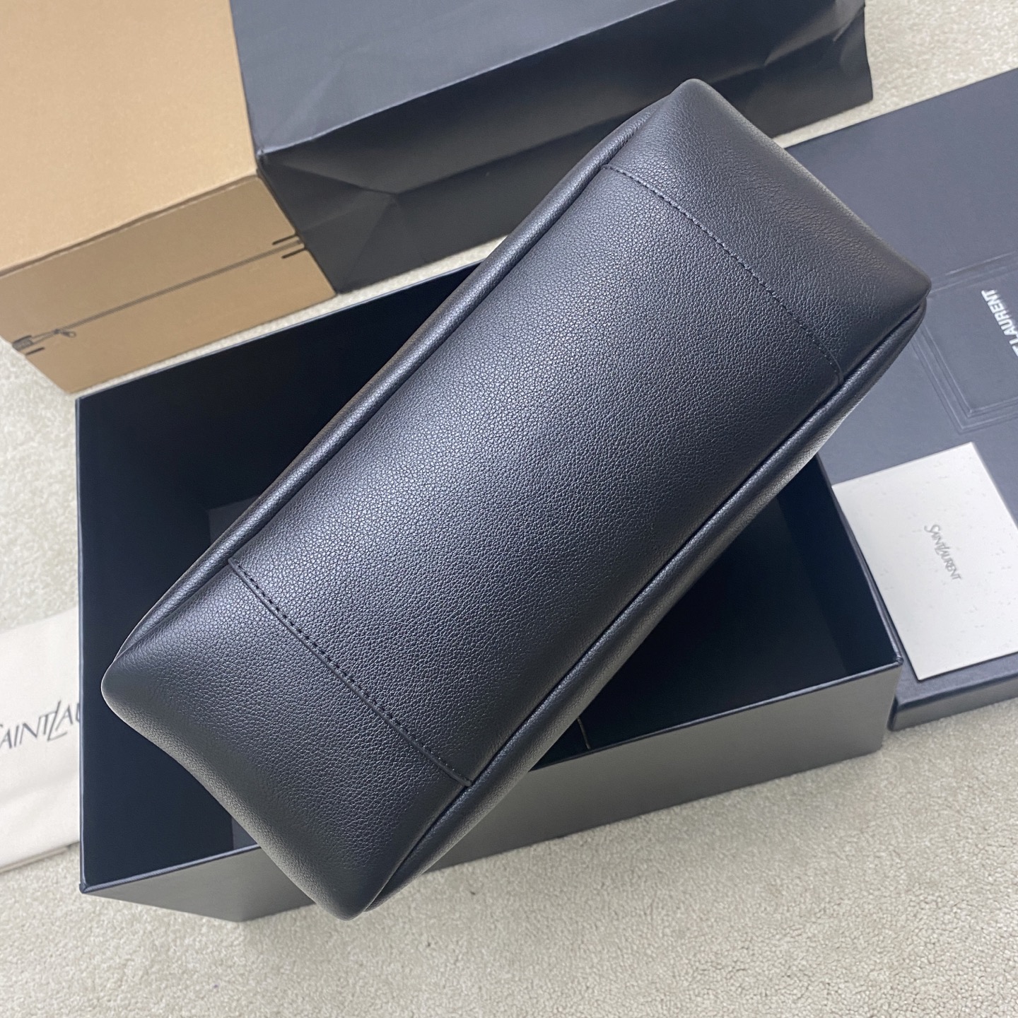 Givenchy 黑平纹/金 全新升级版 带小包▪ Hobo腋下包 黑色头层牛皮+金色Logo
