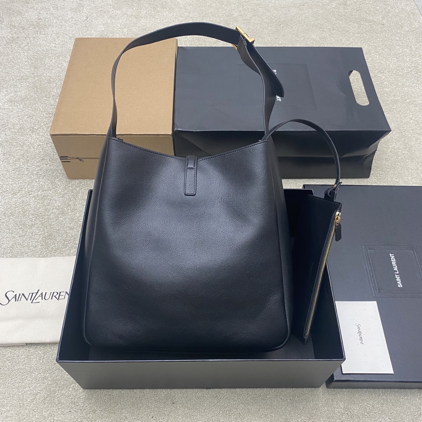 Givenchy 黑平纹/金 全新升级版 带小包▪ Hobo腋下包 黑色头层牛皮+金色Logo
