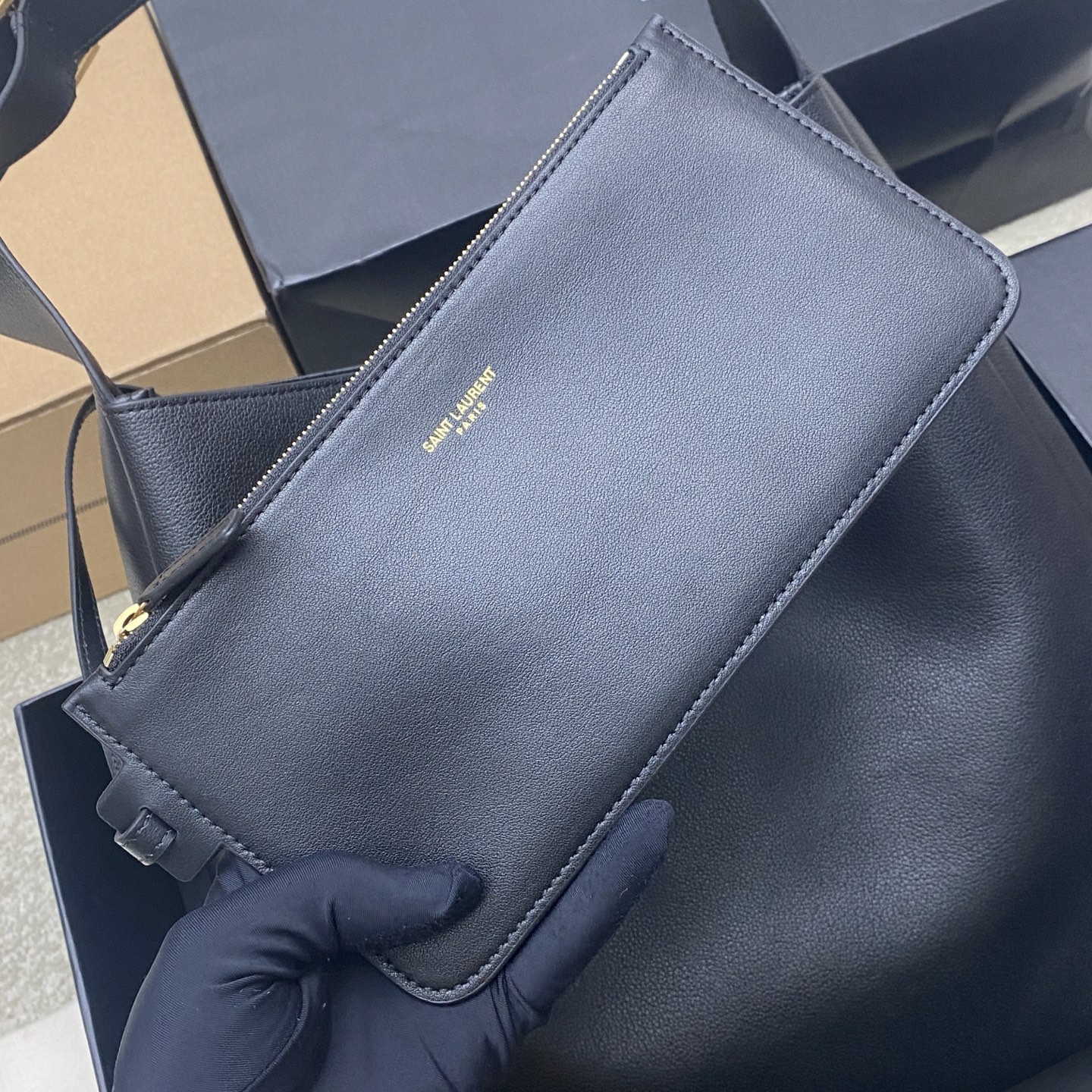 Givenchy 黑平纹/金 全新升级版 带小包▪ Hobo腋下包 黑色头层牛皮+金色Logo