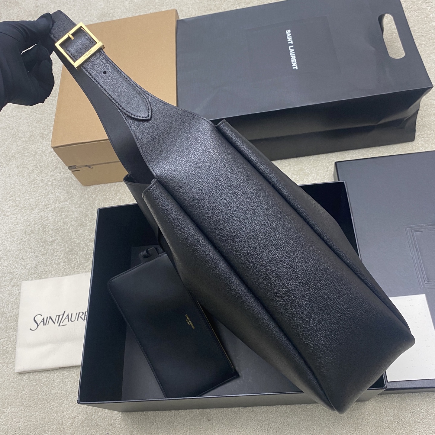 Givenchy 黑平纹/金 全新升级版 带小包▪ Hobo腋下包 黑色头层牛皮+金色Logo