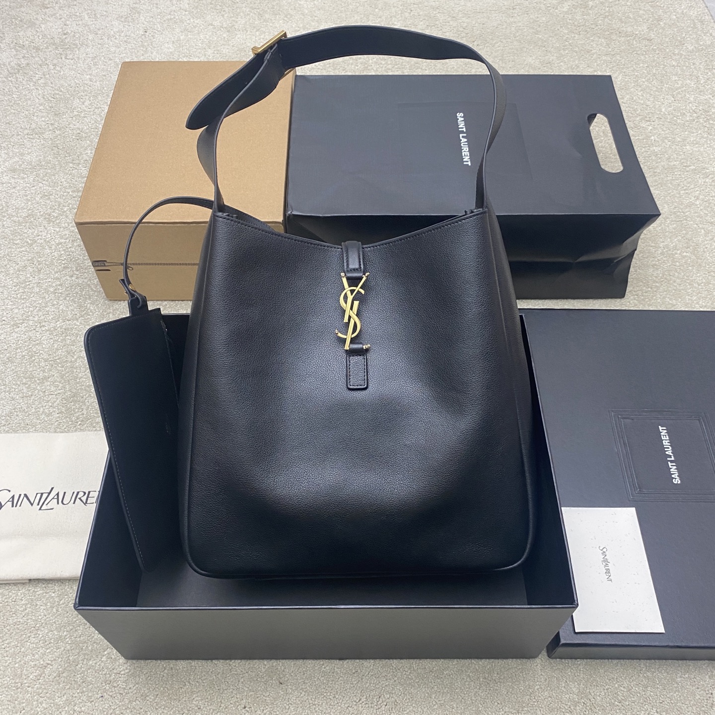 Givenchy 黑平纹/金 全新升级版 带小包▪ Hobo腋下包 黑色头层牛皮+金色Logo