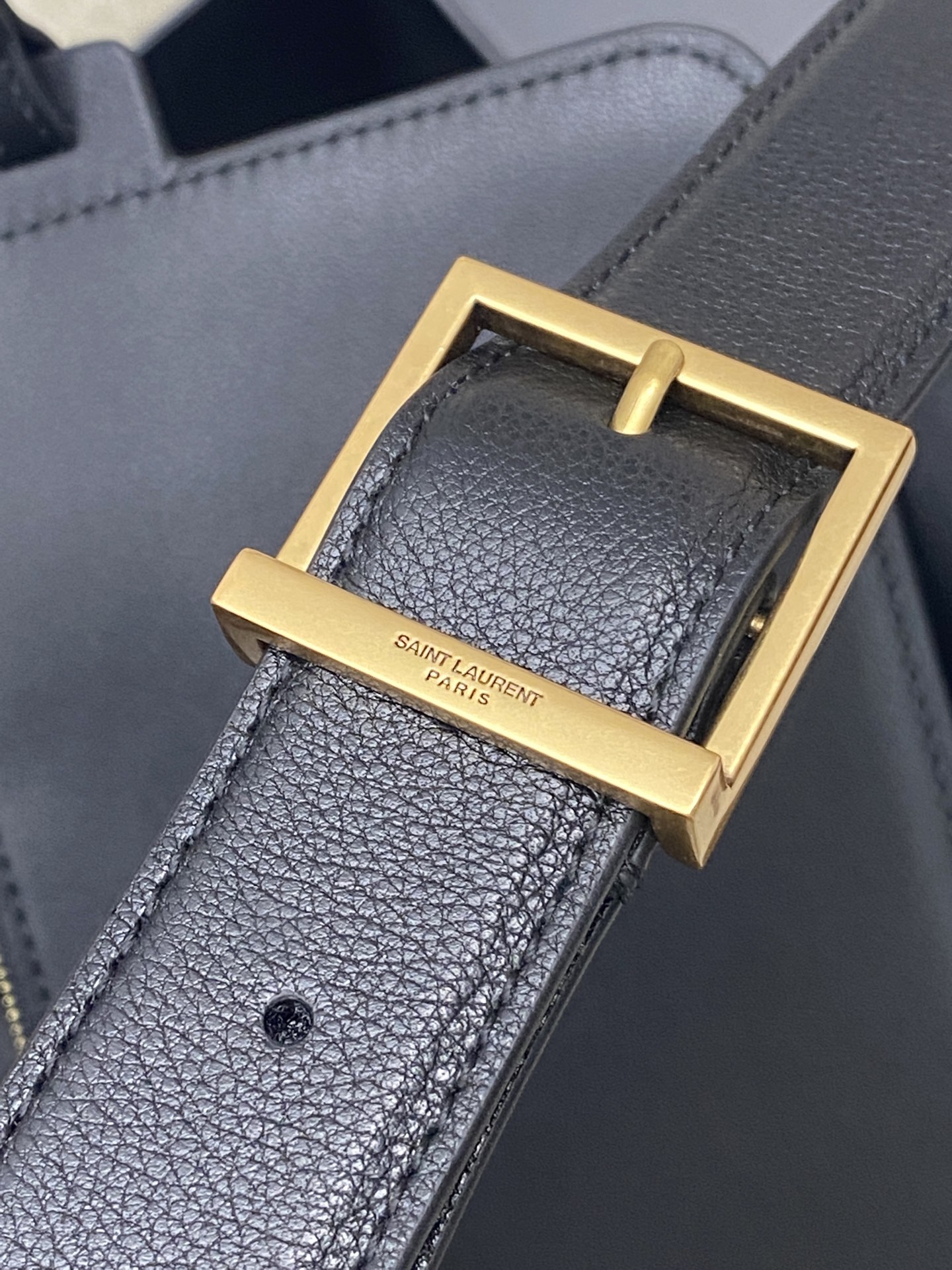 Givenchy 黑平纹/金 全新升级版 带小包▪ Hobo腋下包 黑色头层牛皮+金色Logo