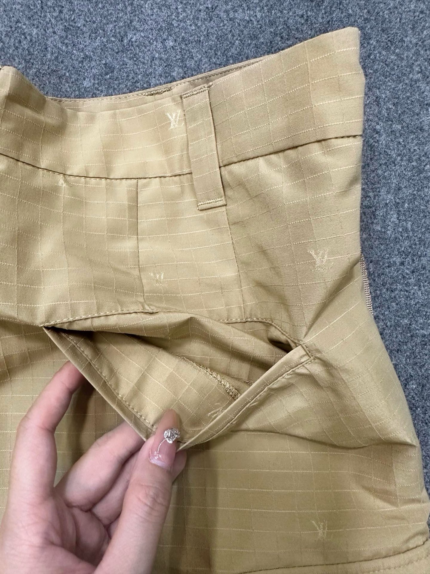 루이비통 남성 반바지 129727 Louis Vuitton Shorts 썸네일 이미지