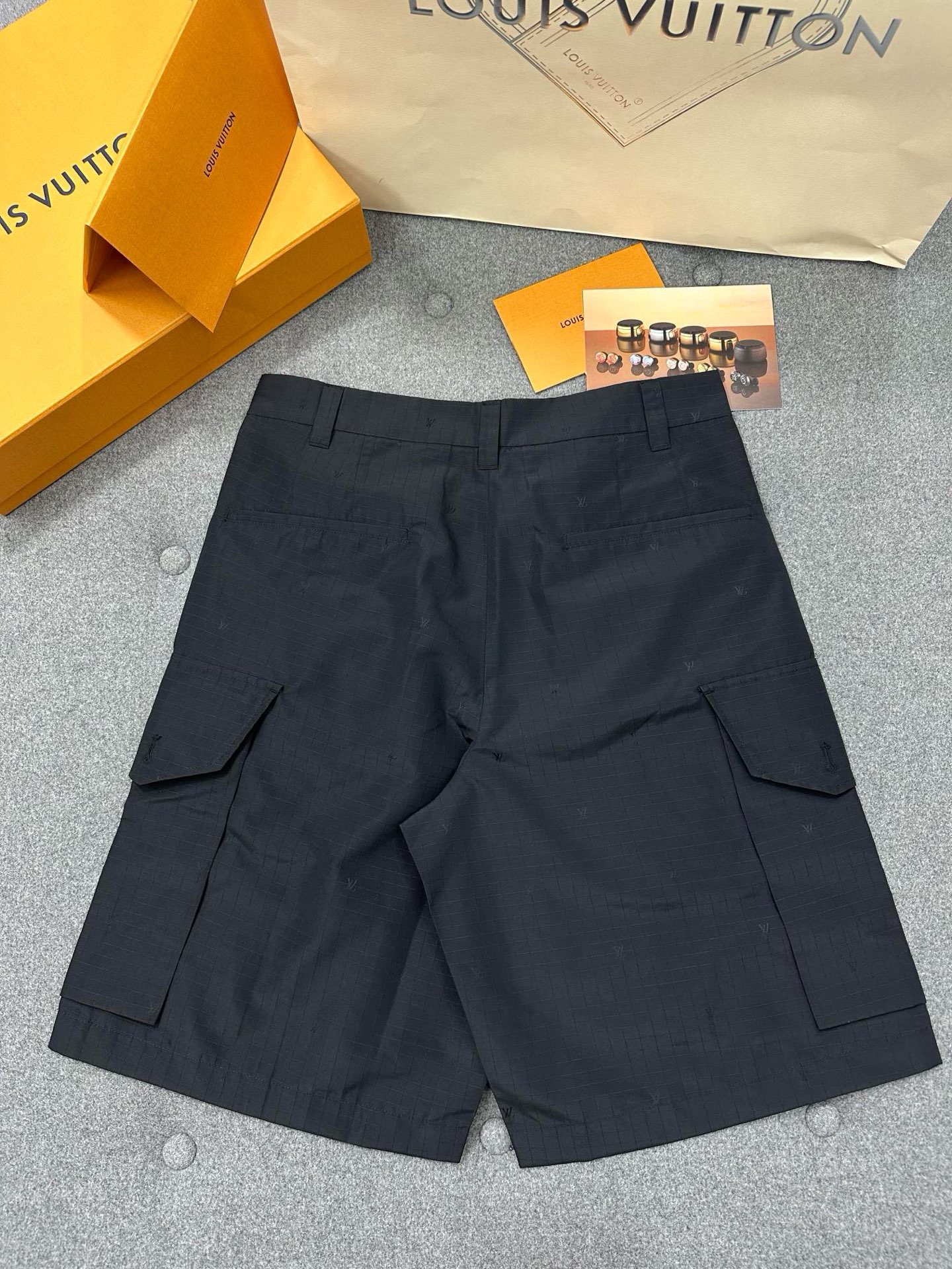 루이비통 남성 반바지 129728 Louis Vuitton Shorts 썸네일 이미지