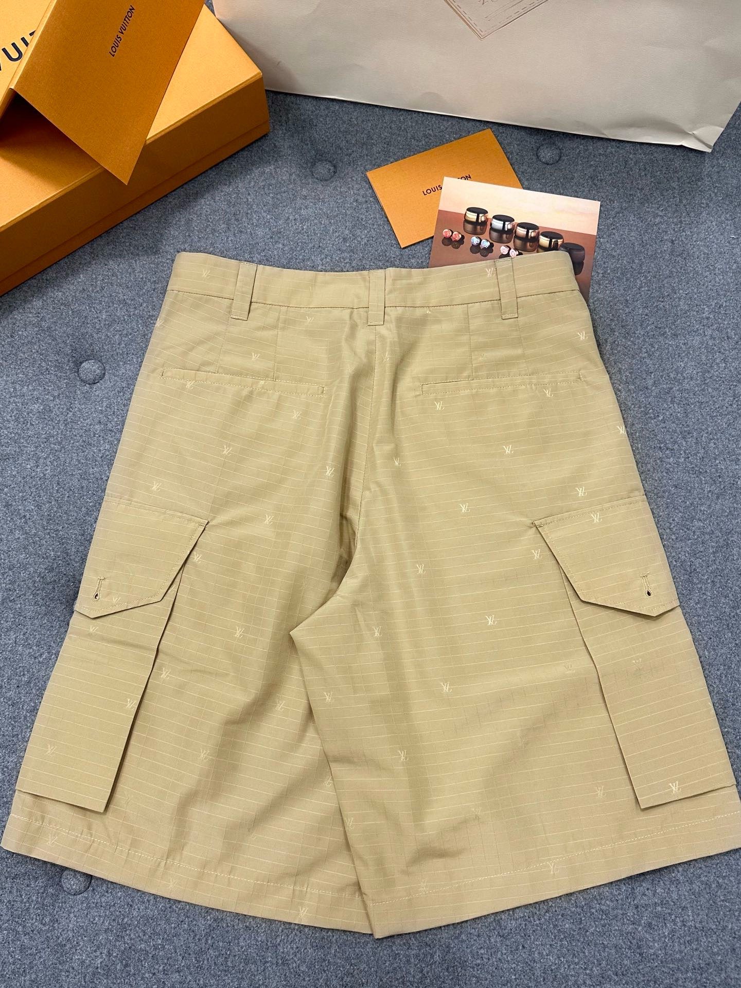 루이비통 남성 반바지 129727 Louis Vuitton Shorts 썸네일 이미지