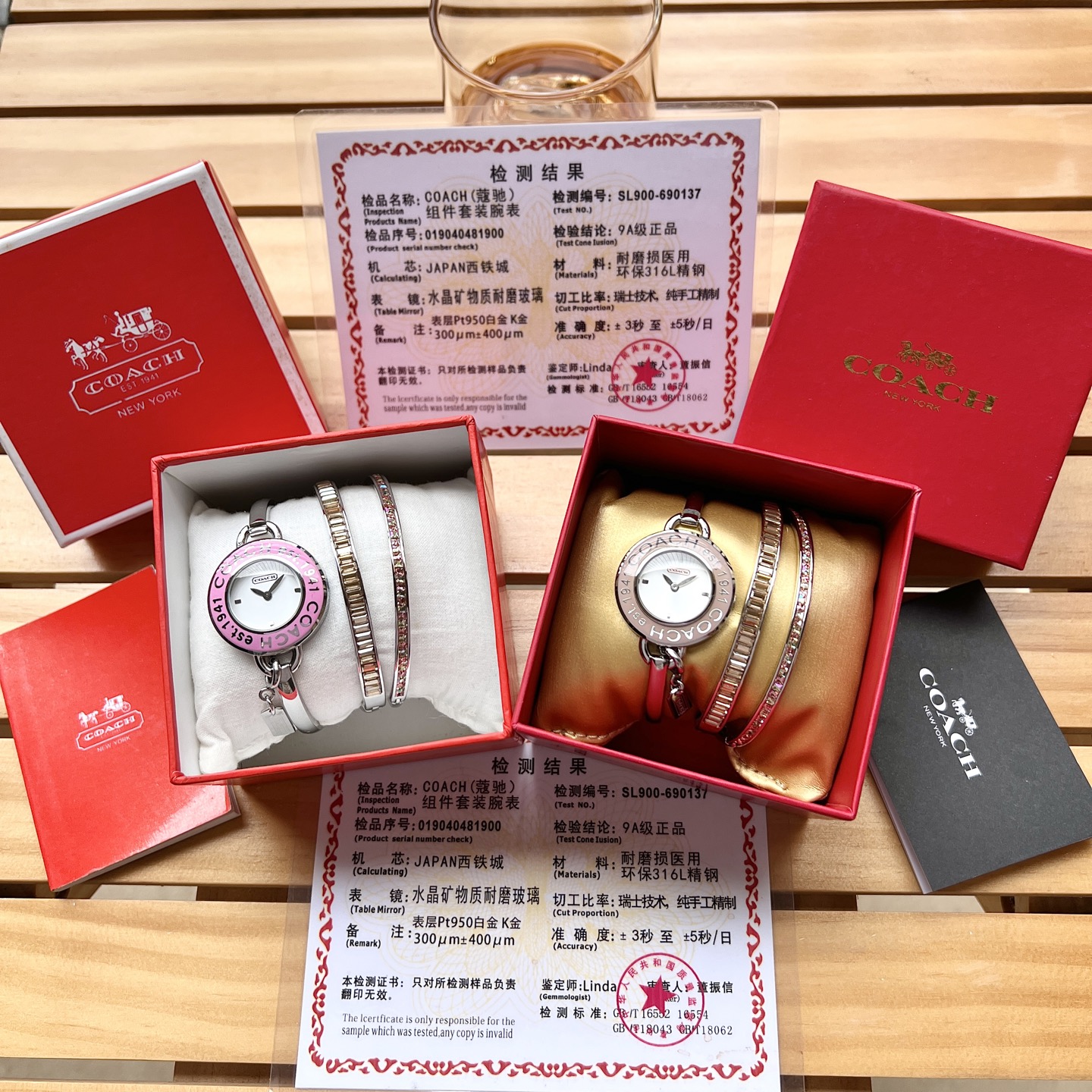 NO:158813,The perfect collision between the original single-item American fashion brand COACH and Austrian Swarovski, fashionable, exquisite, fashionable... The bracelet watch is the original accessories and original movement, the case diameter is 30*10mm, the Swarovski bracelet, the surface material is platinum-plated!  There are not many, no help after the product is released.,coach,coach,swarovski,bracelet19860909批,原单货美国时尚大牌COACH（蔻驰）与奥地利施华洛世奇的完美碰撞,时尚,精致,洋气……手镯腕表是原配件、原机芯,表壳直径30*10mm,施华洛世奇手镯,表层材质为镀铂金！数量不多,出完无补.,,coach,coach,swarovski,bracelet,Watch