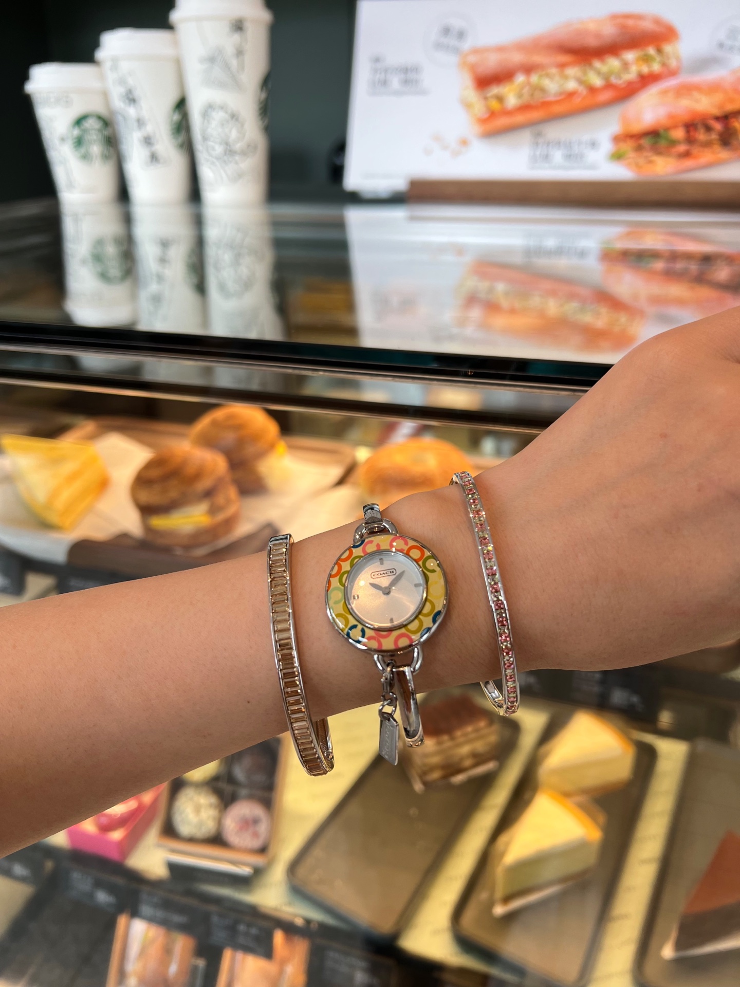 NO:158819,Coach No. 2 donuts to use, coach19860909蔻驰 2号甜甜圈上手效果,,coach,Watch