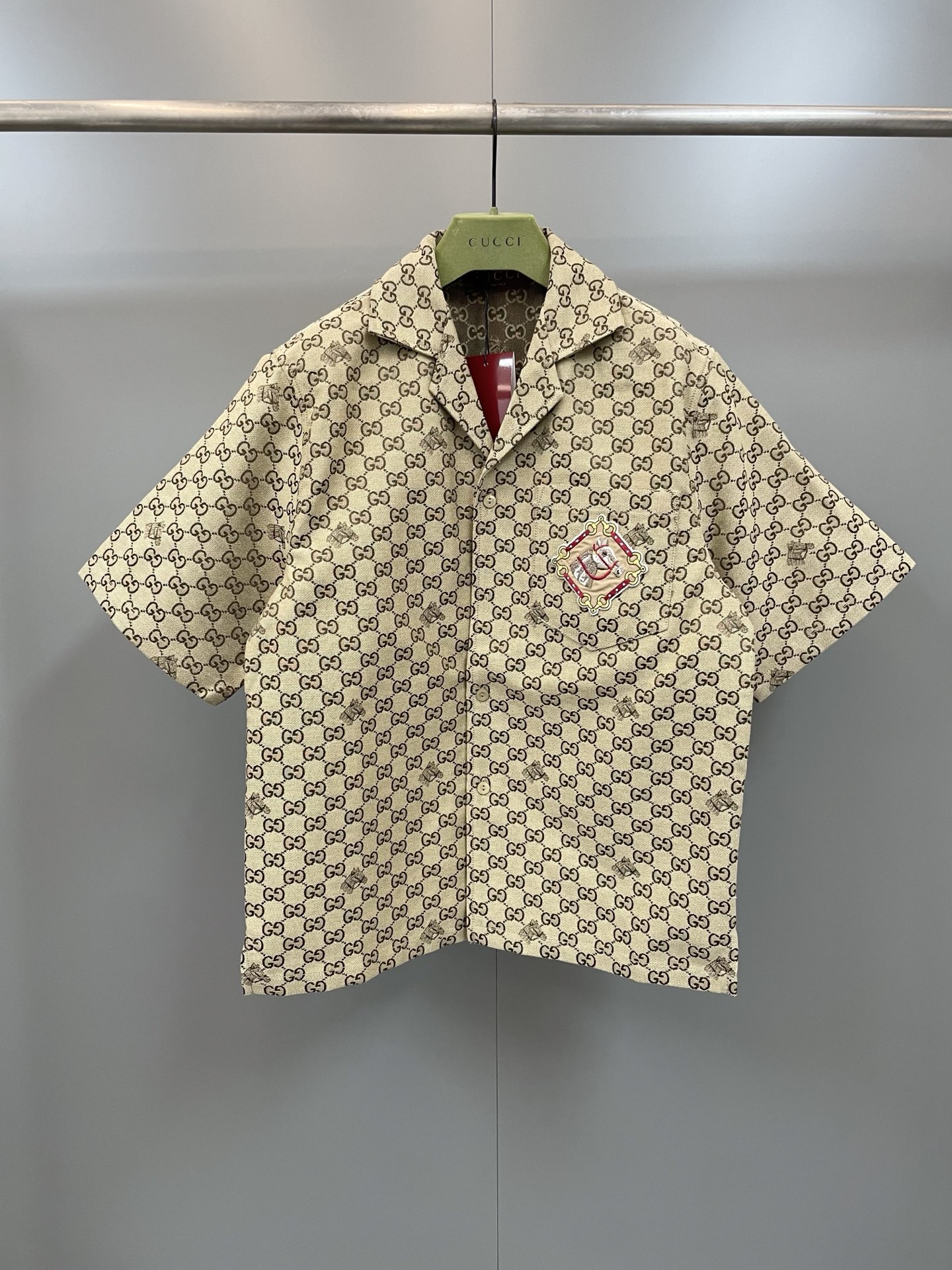 NO:818385,G’s 26 new style Year of the Horse embroidered logo waist drawstring shirt, high version., Gucci-clothing, gucci, gucci, shirts,19860909G家26新款马年刺绣满印logo腰部抽绳衬衫,高版本.,古驰-服装,gucci,gucci,shirts,,Women's clothing