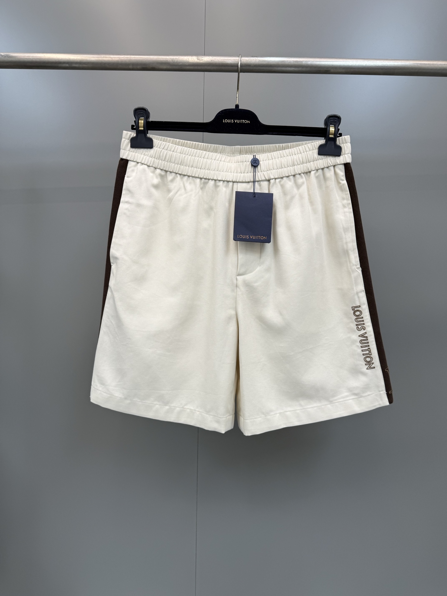 NO:783933,Lujia 26ss new spring and summer series drawstring letter embroidered shorts!,Louis Vuitton-clothing,louis vuitton,louis vuitton,louis vuitton,shorts,19860909驴家26ss新款春夏系列 抽绳字母刺绣短裤!,路易威登-服装,louis vuitton,louis vuitton,louis vuitton,shorts,,Women's clothing