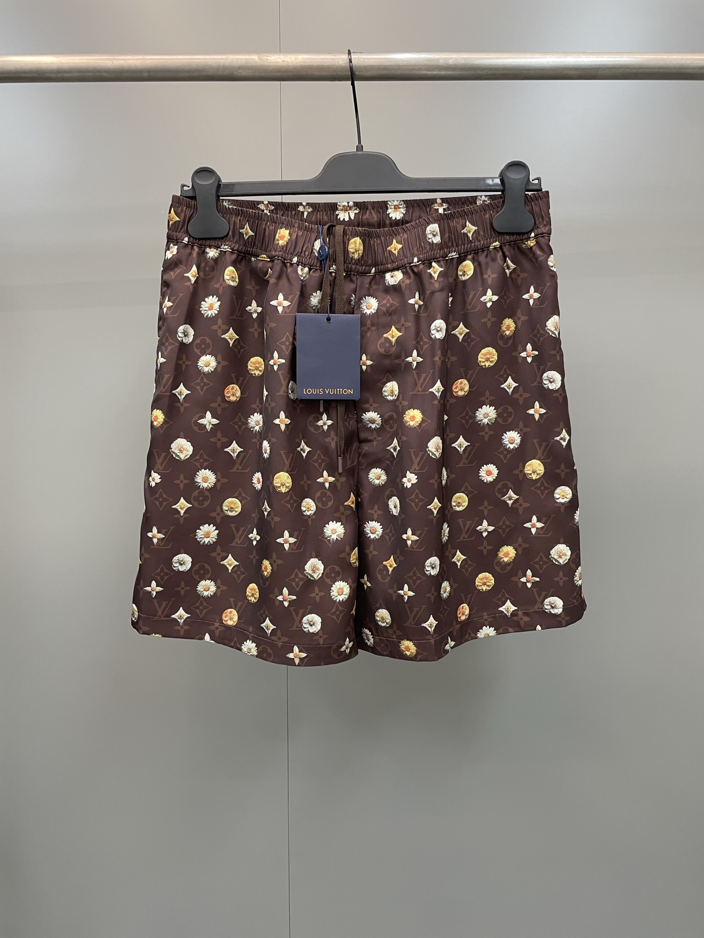 NO:784502,Lujia 26ss new spring series, letter print elastic drawstring waist loose shorts, Louis Vuitton-clothing, louis vuitton, louis vuitton, louis vuitton, shorts,19860909驴家26ss新款春季系列,字母印花松紧抽绳腰宽松短裤,路易威登-服装,louis vuitton,louis vuitton,louis vuitton,shorts,,Women's clothing