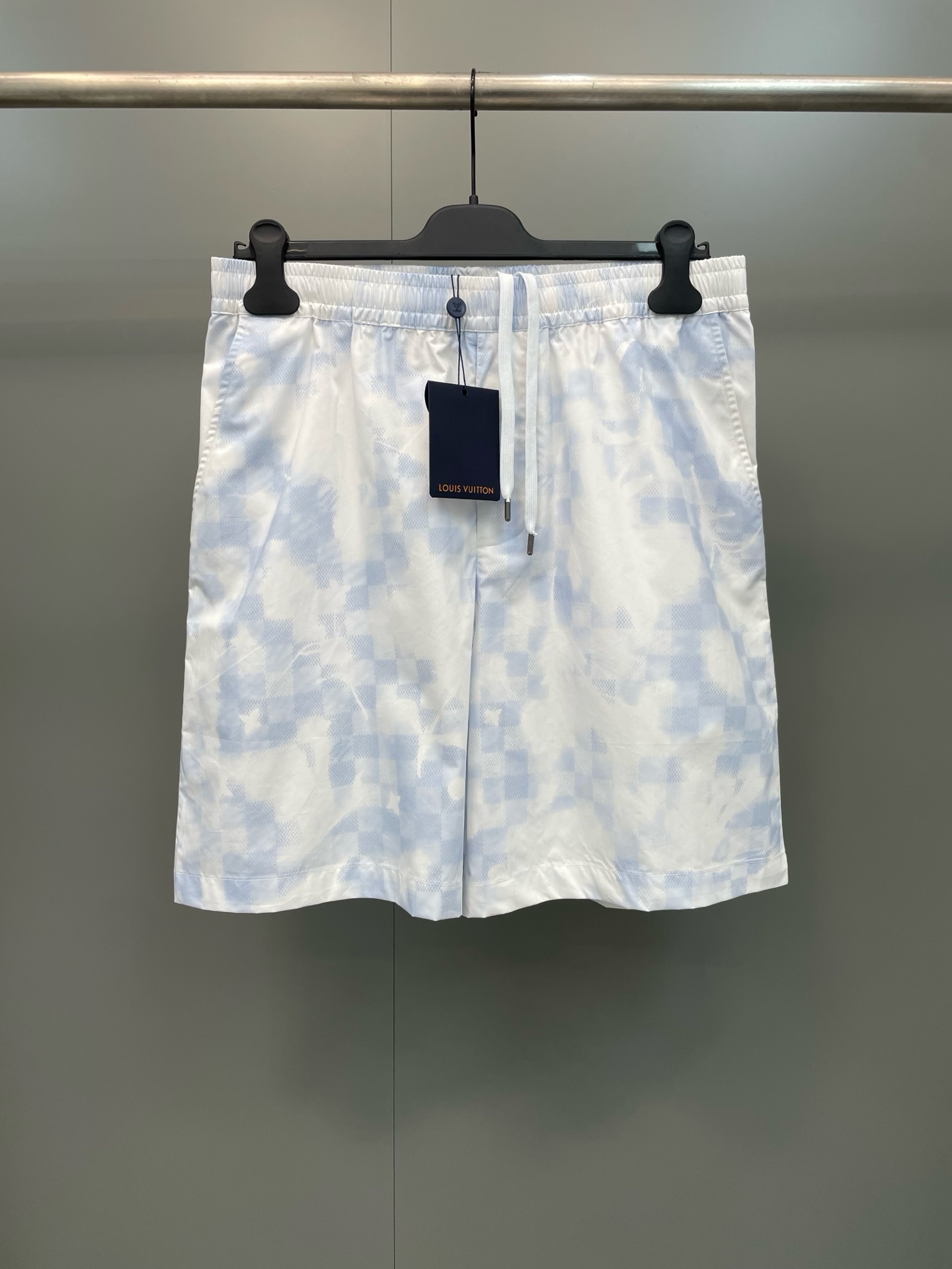NO:786864,Lujia 26ss new spring series printed shorts with overprinted logo shorts!  ,Louis Vuitton-clothing,louis vuitton,louis vuitton,louis vuitton,shorts,19860909驴家26ss春季新款系列印花短裤叠印标识短裤！,路易威登-服装,louis vuitton,louis vuitton,louis vuitton,shorts,,Women's clothing